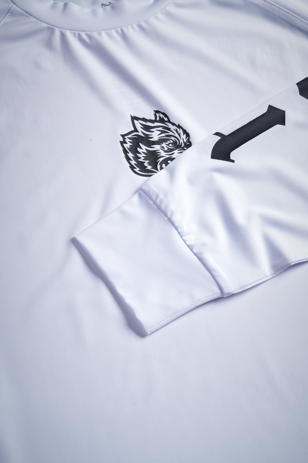 SSDDNFGU "Dry Wolf" L/S Raglan Tee in White