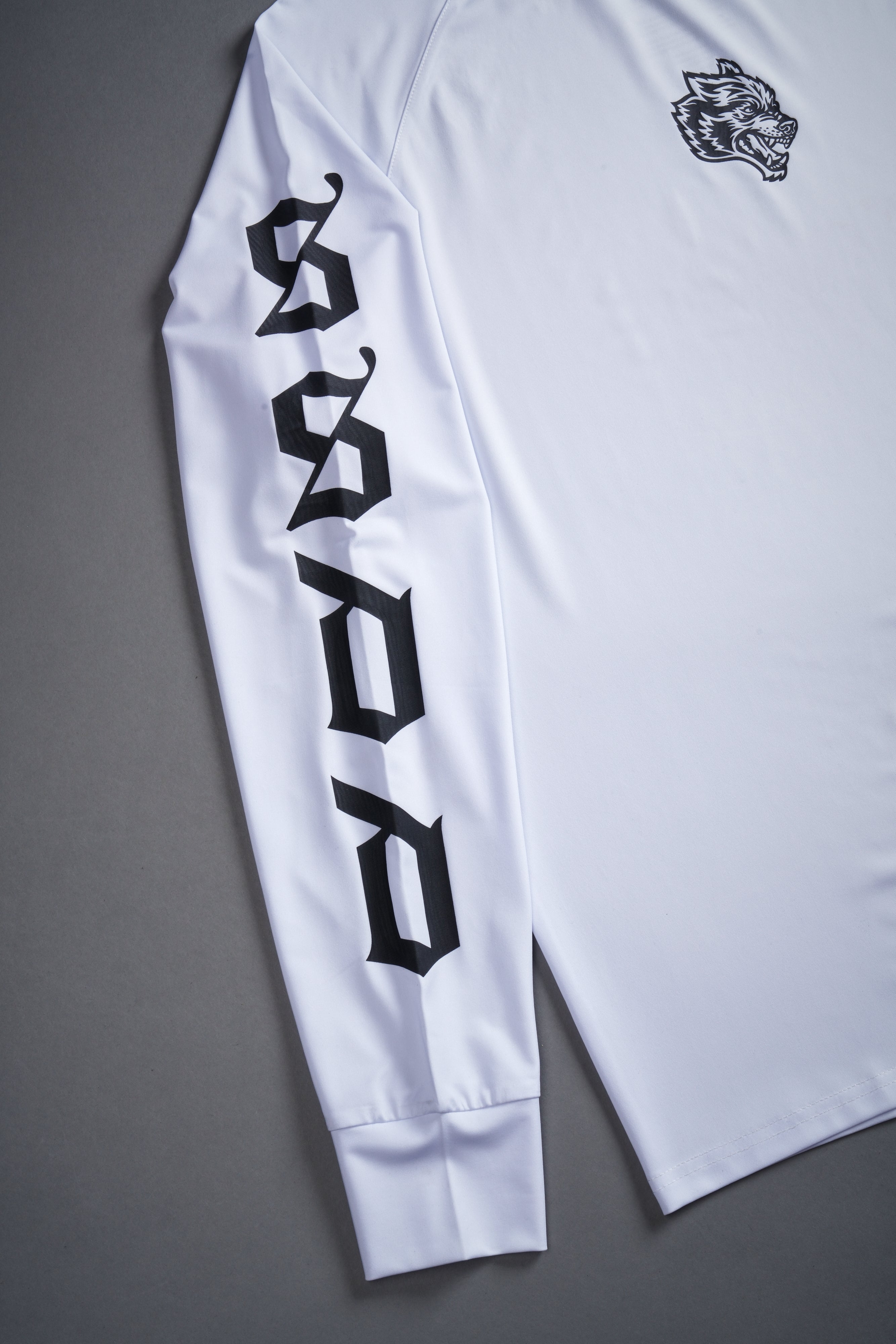SSDDNFGU "Dry Wolf" L/S Raglan Tee in White