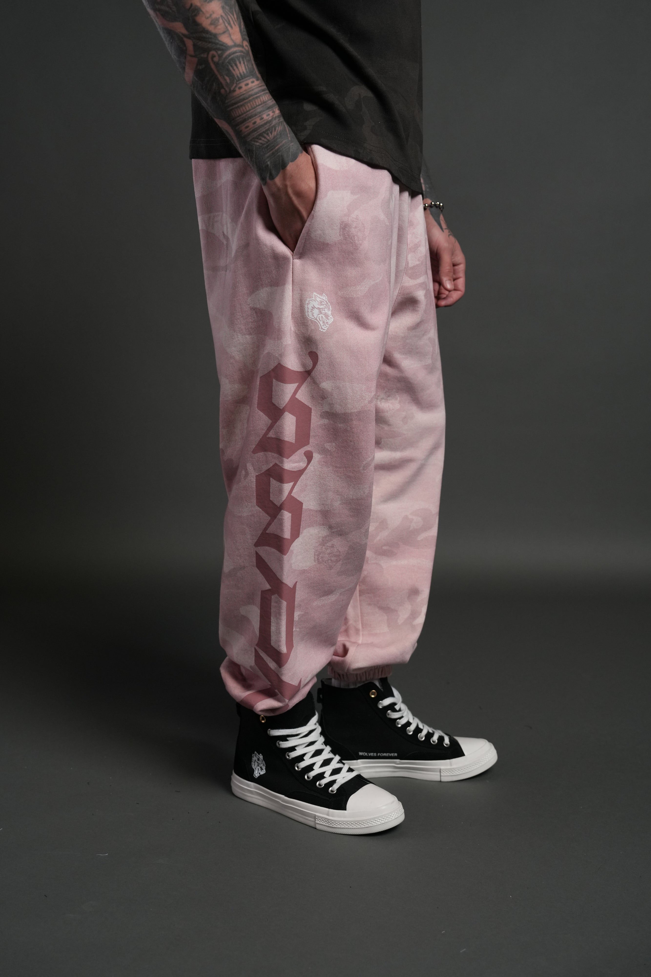 Our Mantra Unisex Lounger Sweat Pants in Blush Vintage Woodland Camo