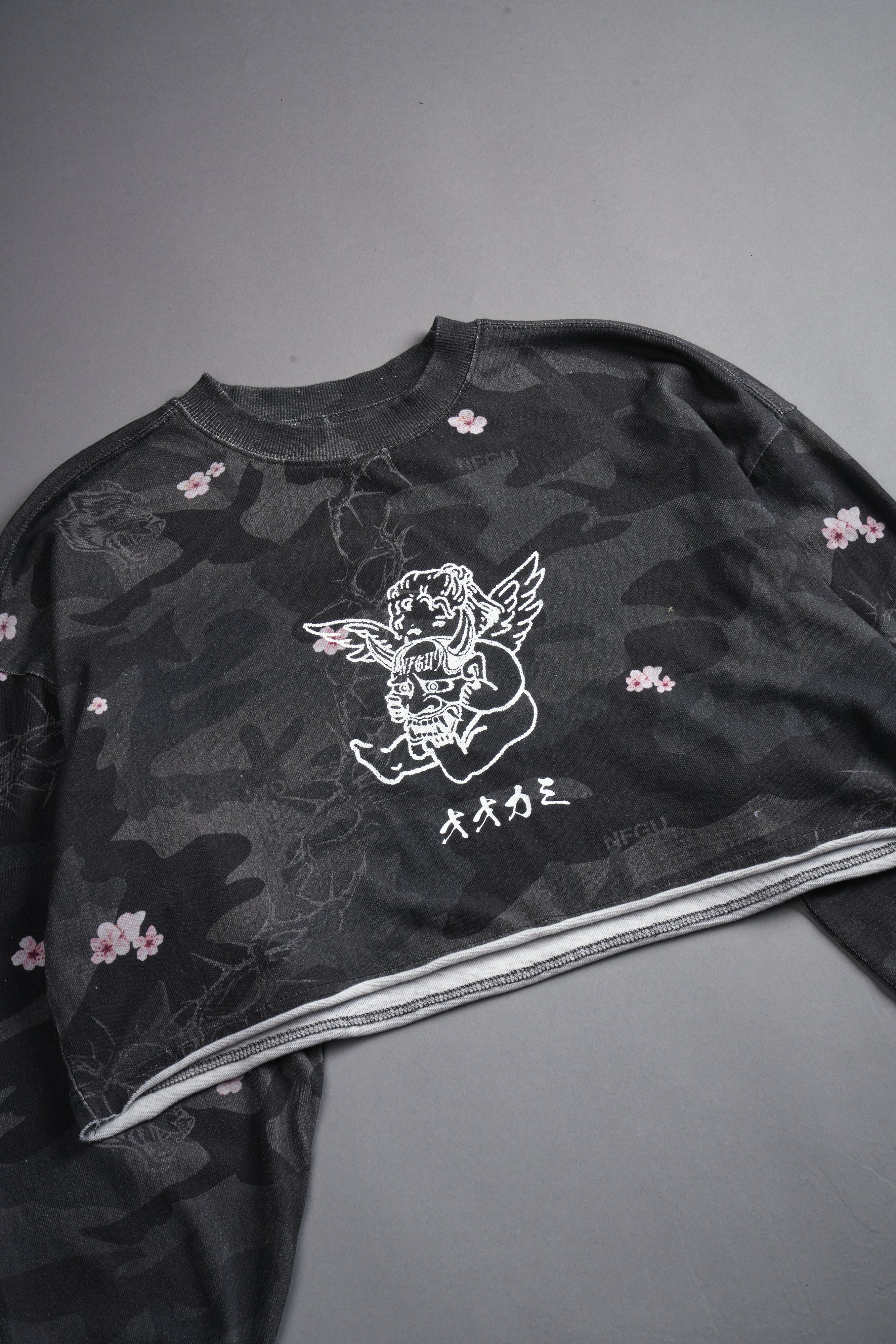 Oni Cherub Premium Oversized Cropped Ls Tee in Warrior In A Garden Black Camo