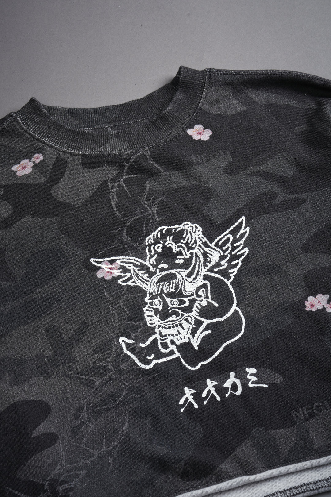 Oni Cherub Premium Oversized Cropped Ls Tee in Warrior In A Garden Black Camo