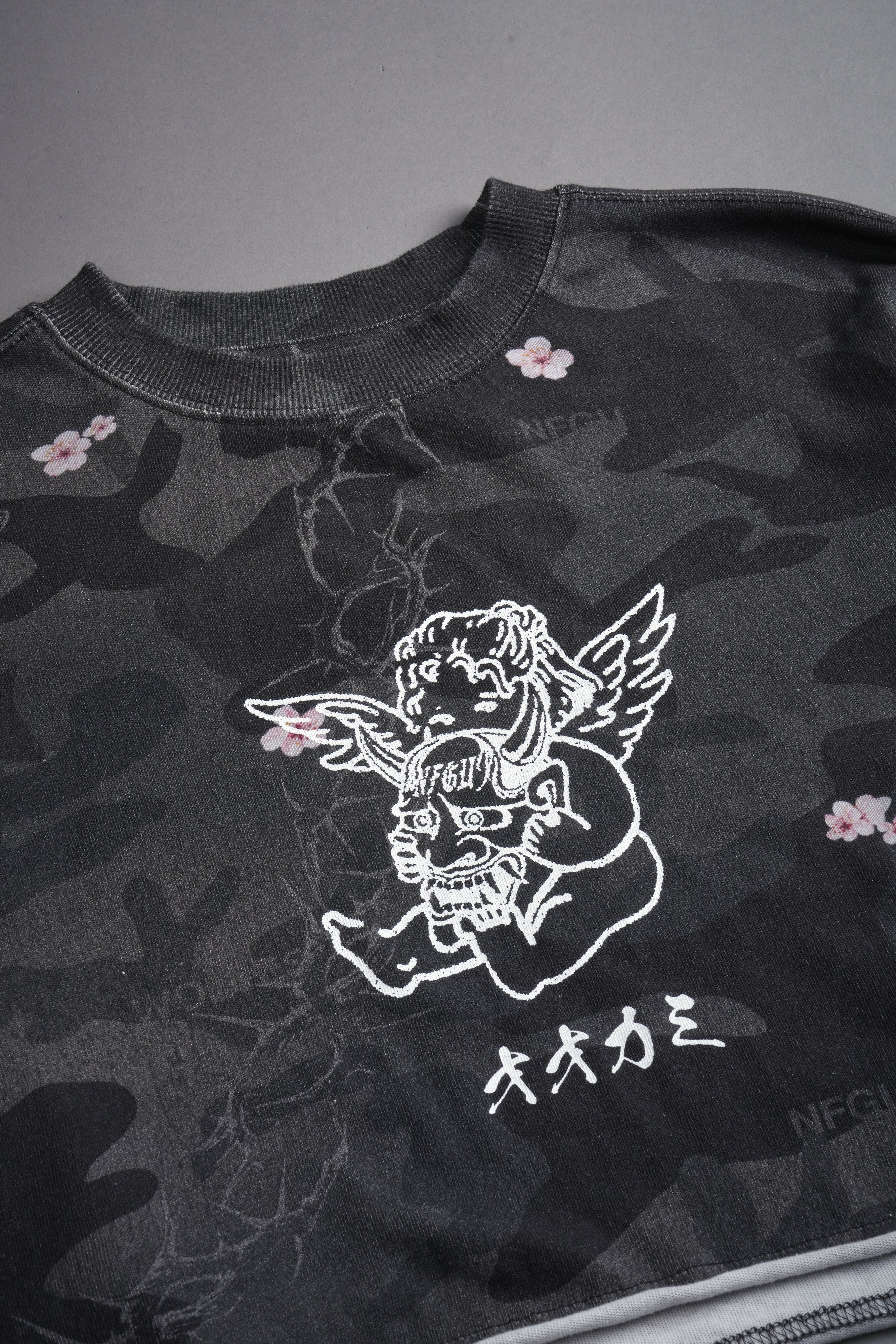 Oni Cherub Premium Oversized Cropped Ls Tee in Warrior In A Garden Black Camo