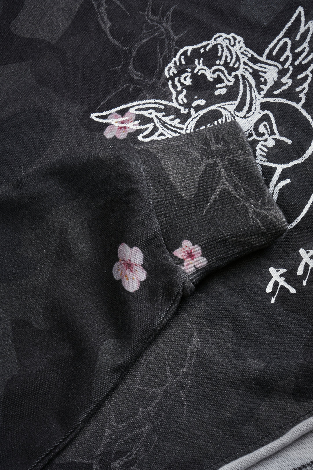 Oni Cherub Premium Oversized Cropped Ls Tee in Warrior In A Garden Black Camo
