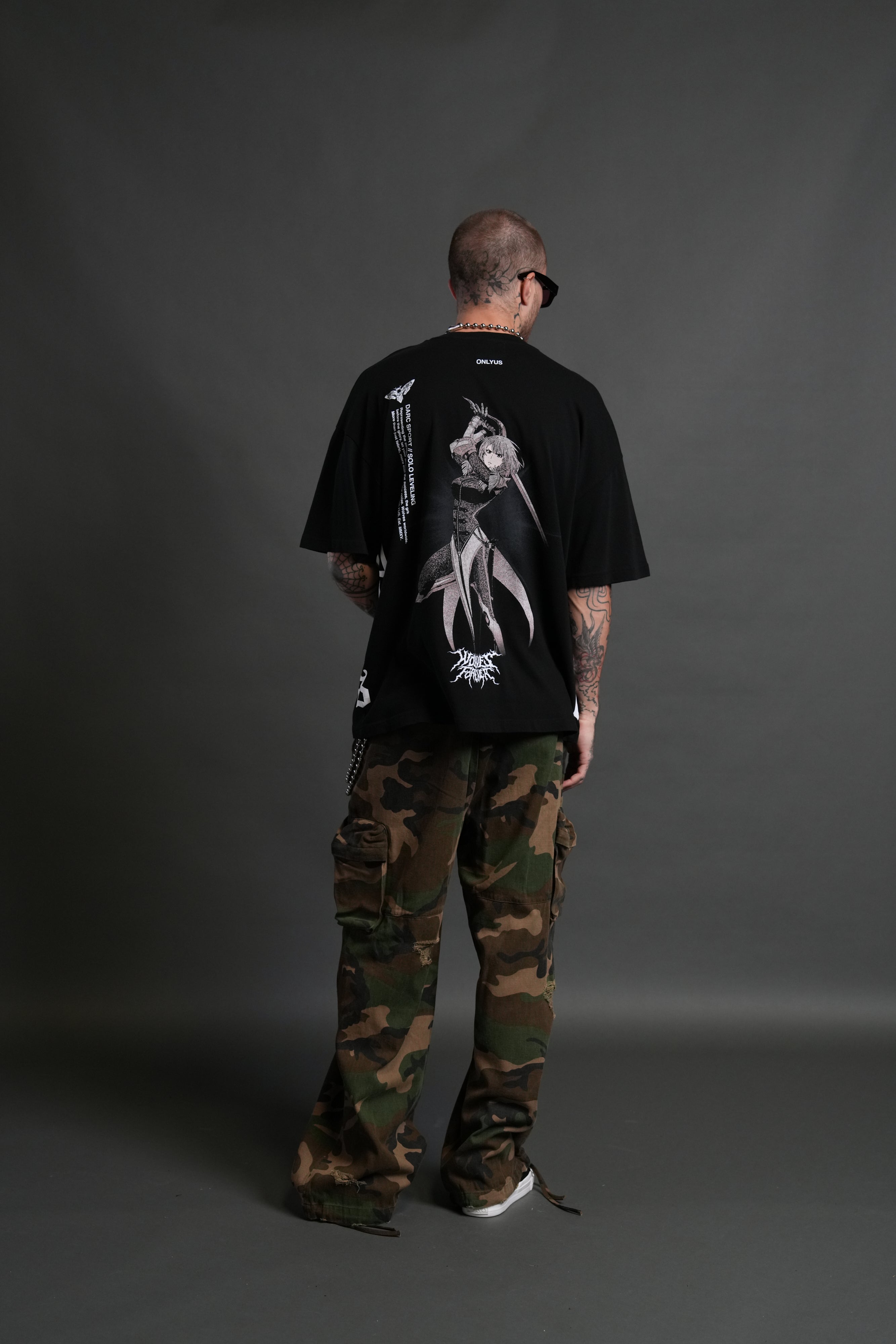 Cha Hae-In "Side By Side" Series Premium Oversized Tee in Black