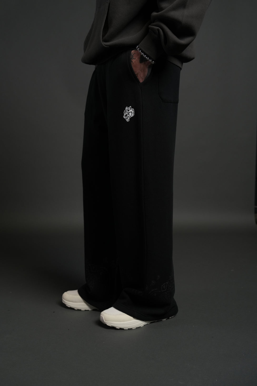 Western V2 Lennox Sweat Pants in Black