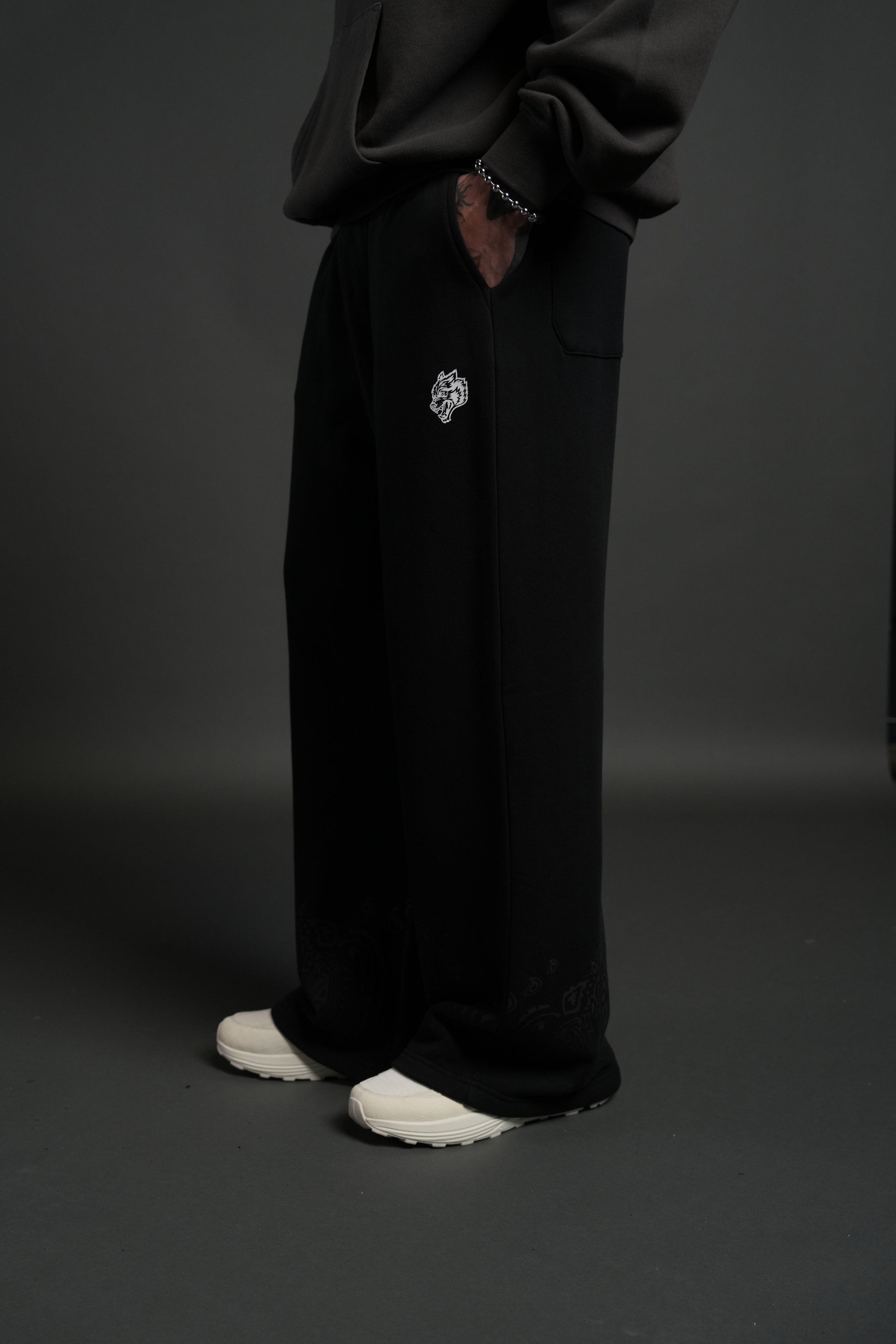 Western V2 Lennox Sweat Pants in Black