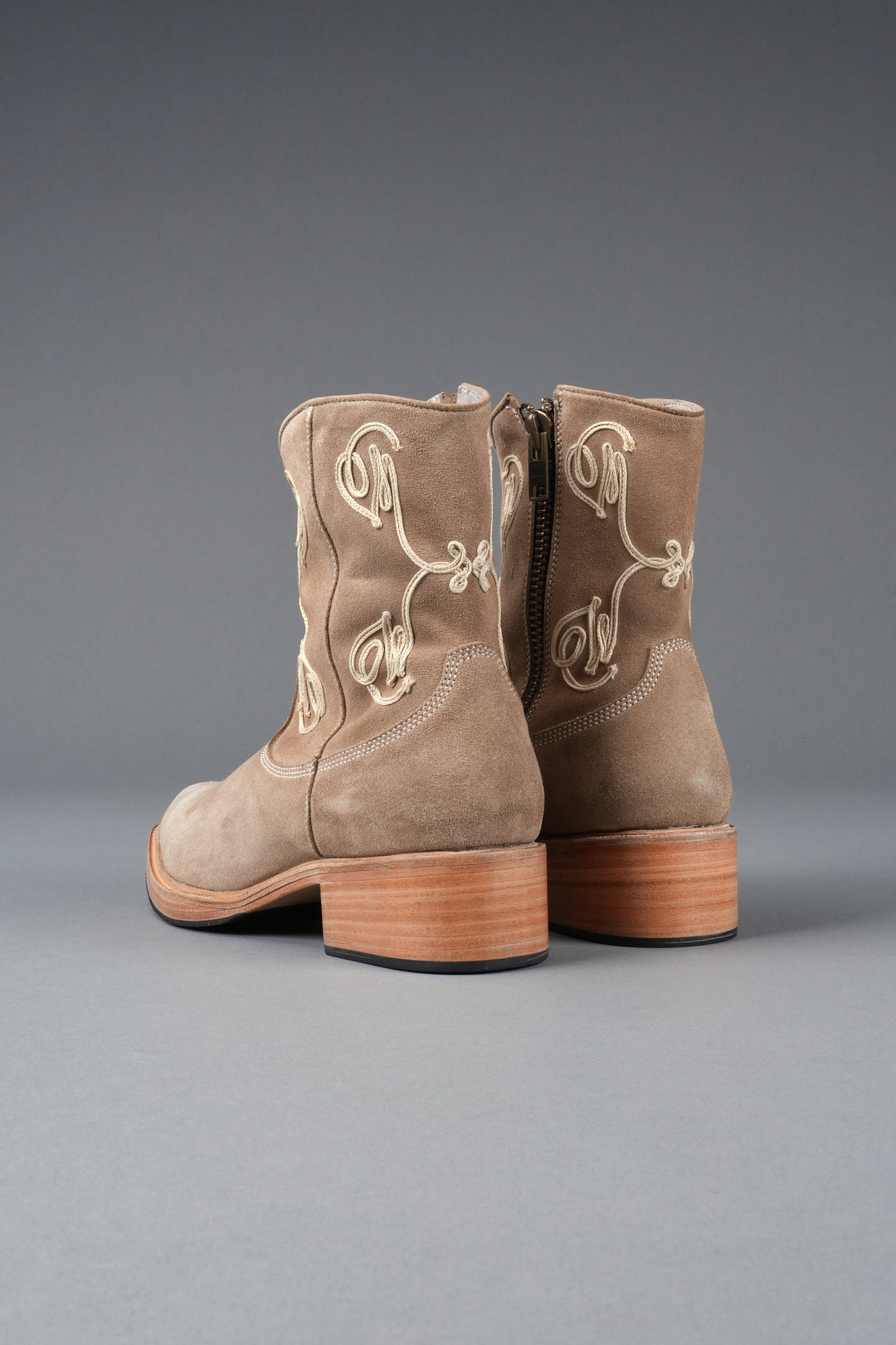 Lunger Boot in Tan
