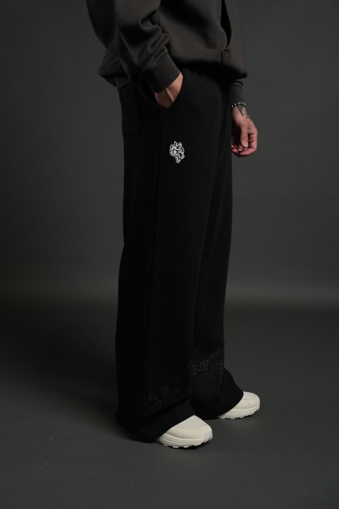 Western V2 Lennox Sweat Pants in Black
