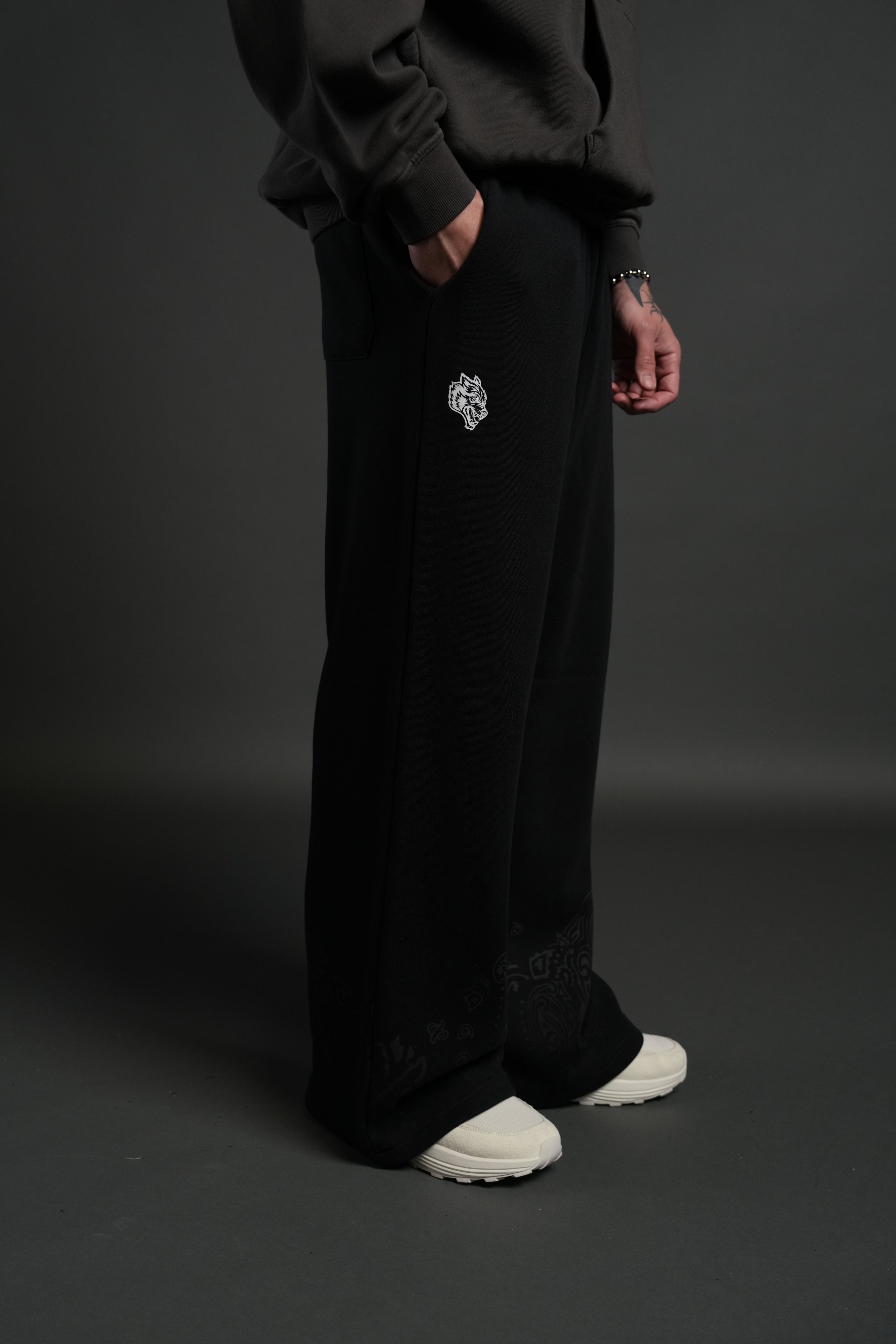 Western V2 Lennox Sweat Pants in Black