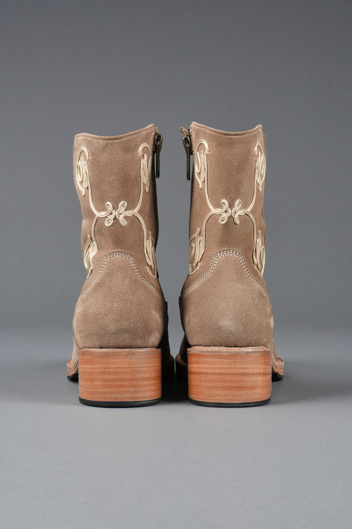 Lunger Boot in Tan