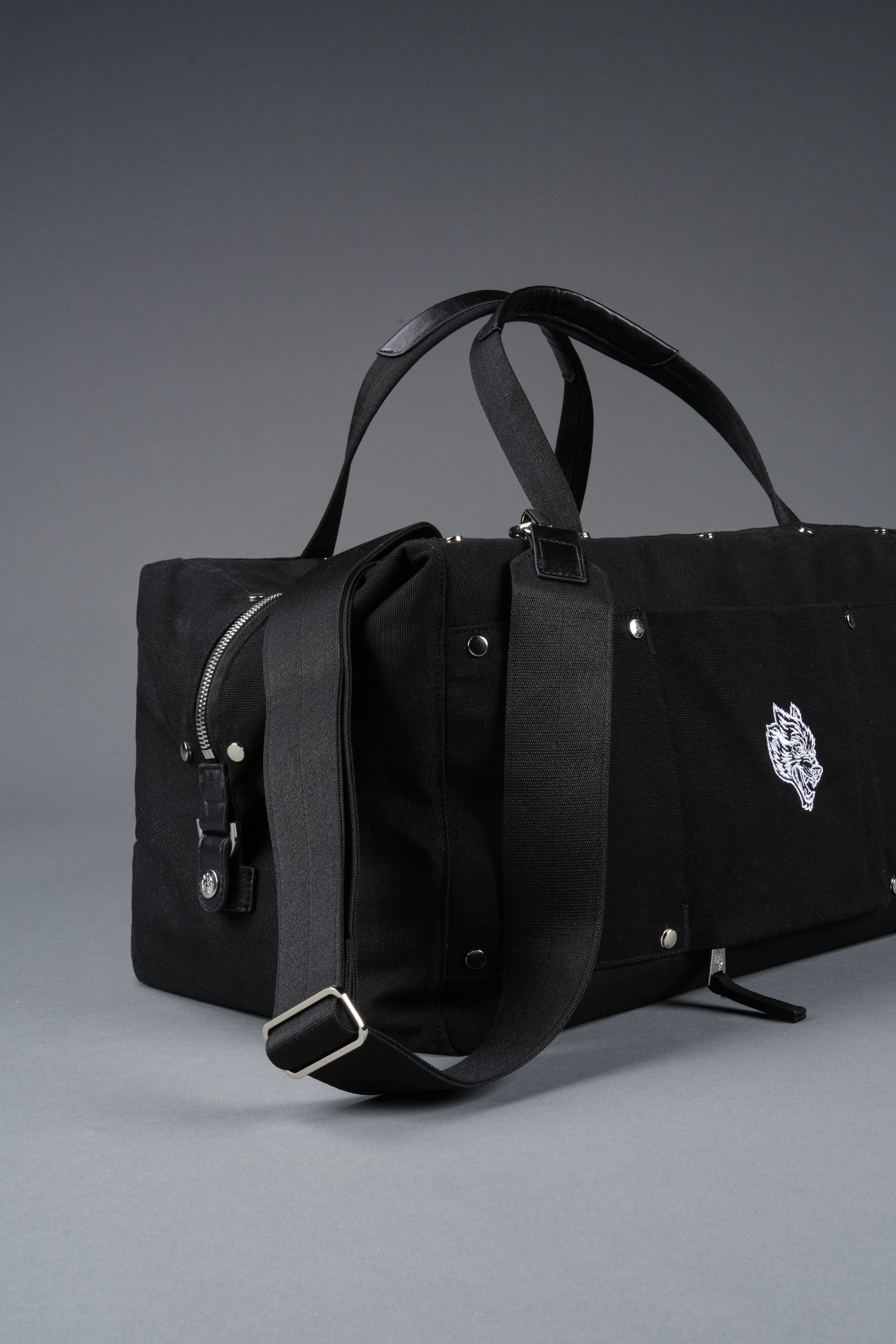 Our Mantra Weekender Bag in Black – DarcSport