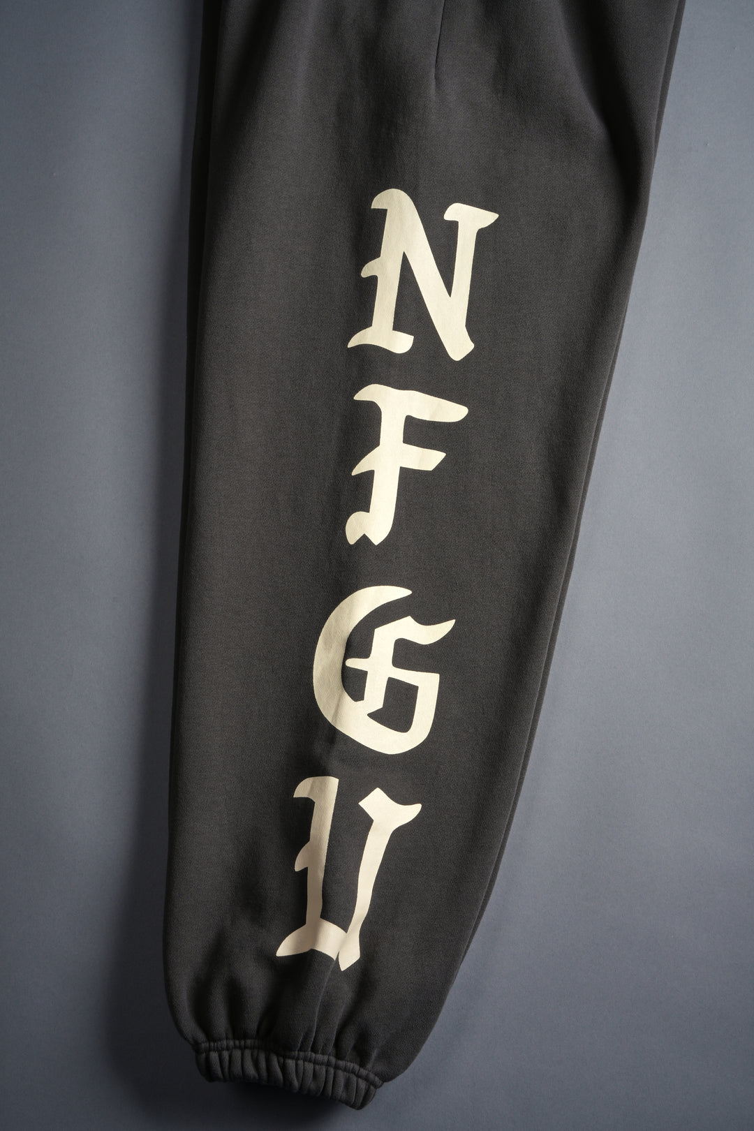 Stone Code Lightweight Lounger Sweat Pants in Wolf Gray