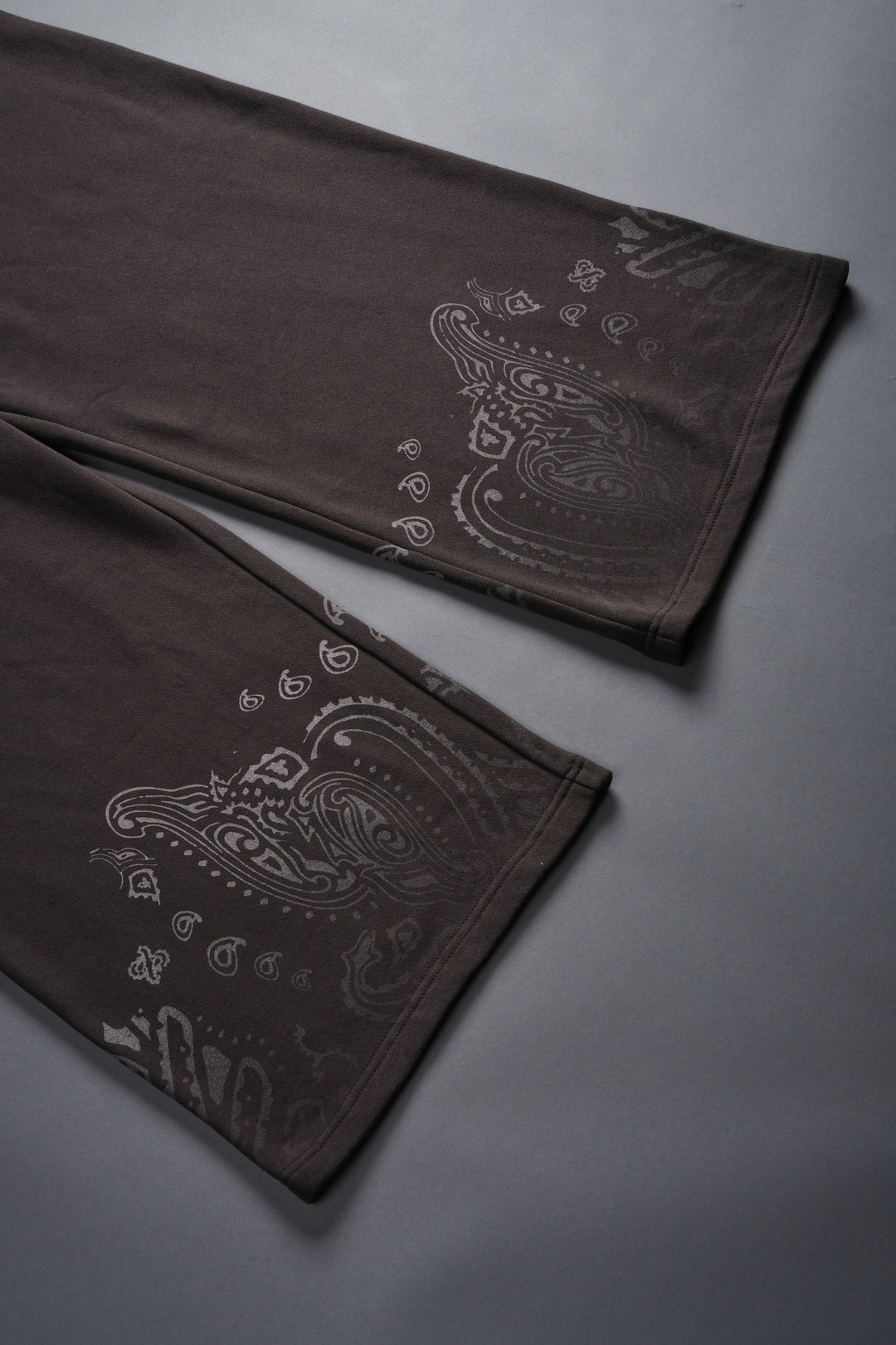 Western V2 Lennox Sweat Pants in Darc Brown