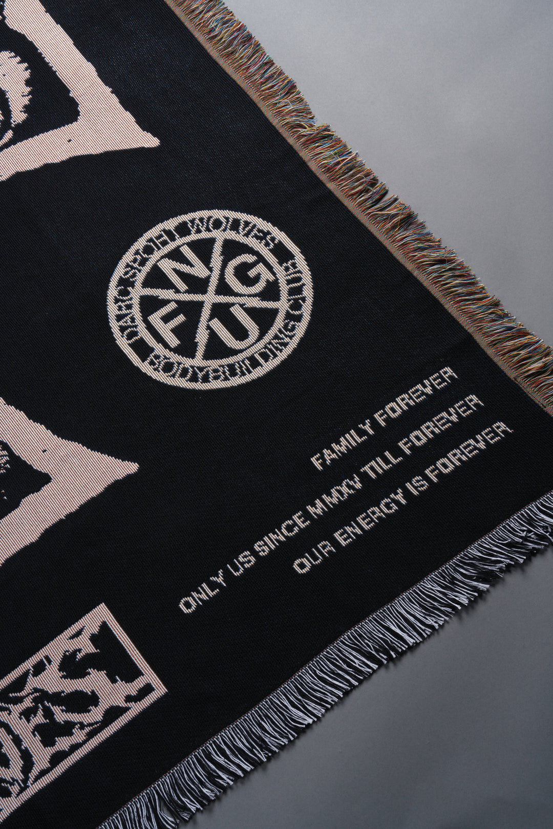 Iron Wolf Pack Tapestry Blanket in Black