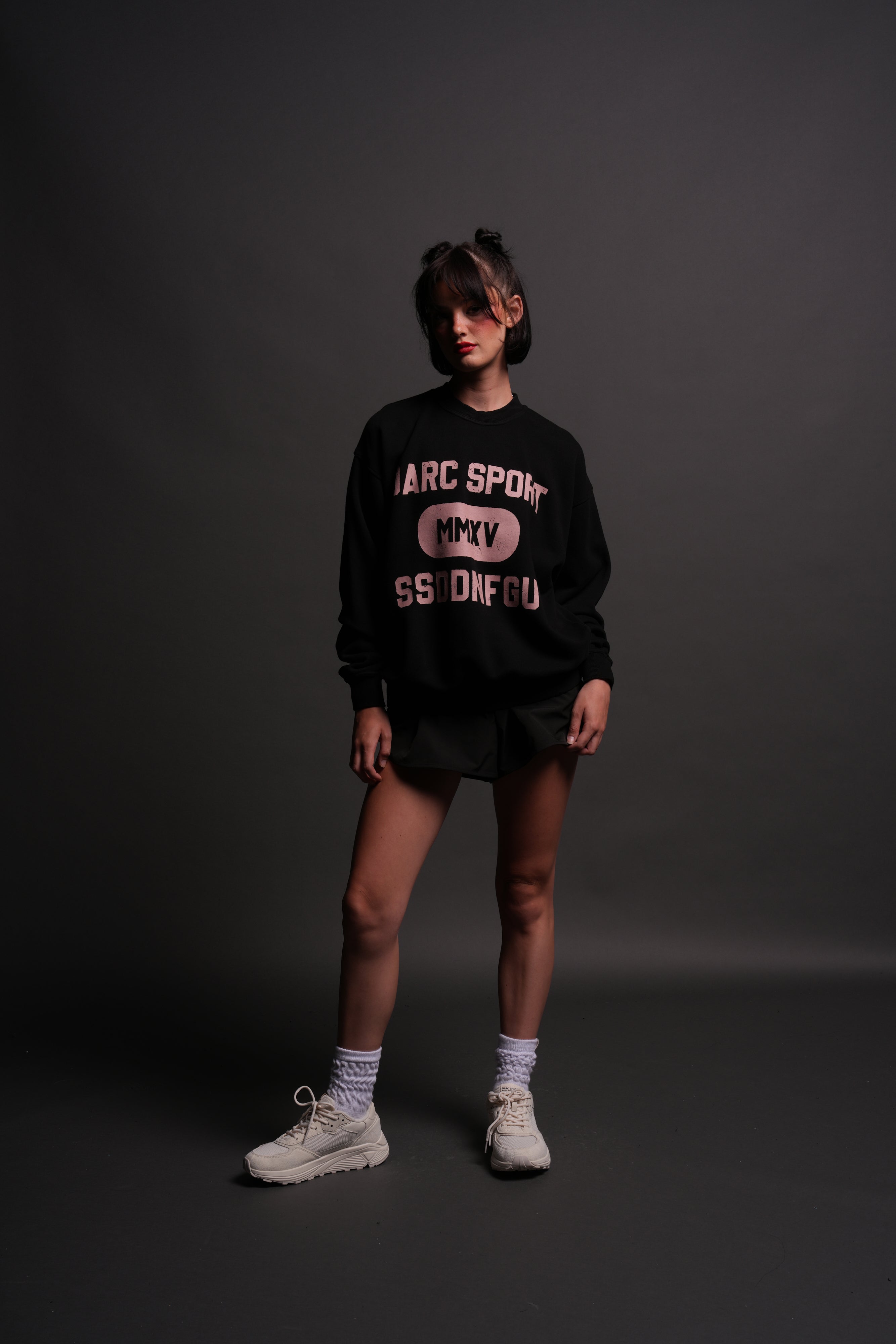 Wolves Forever London Crewneck in Black/Pink