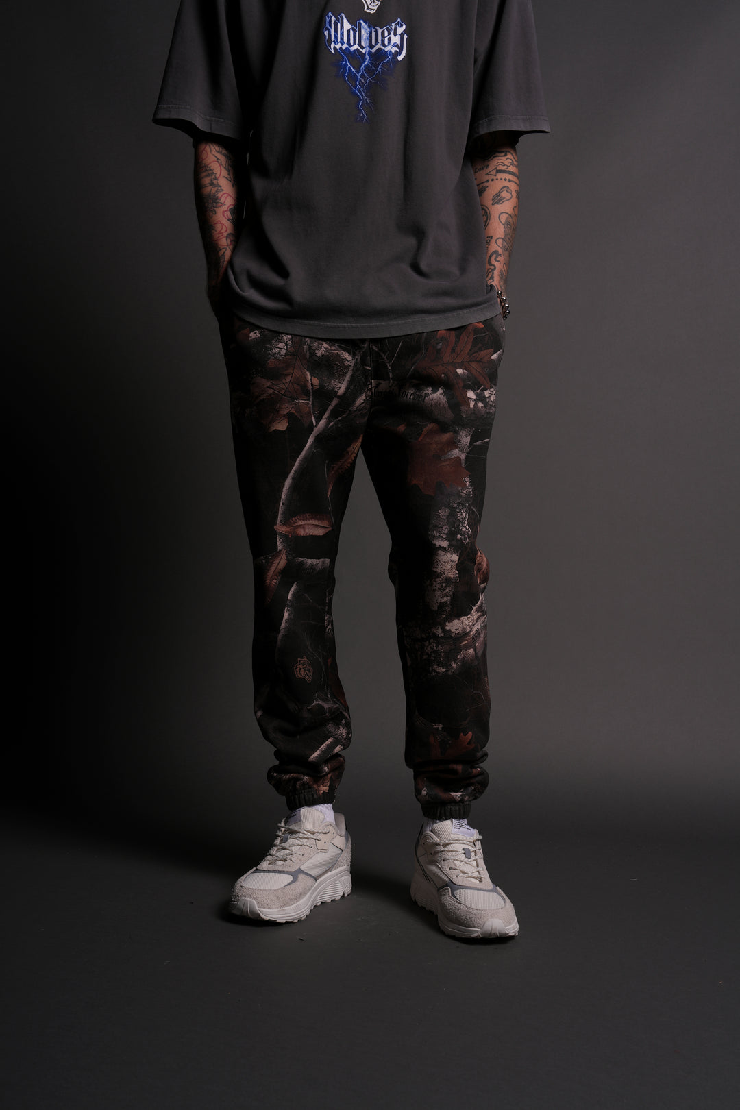 Dual Post Lounge Sweats in Darc Brown Woodland Camo