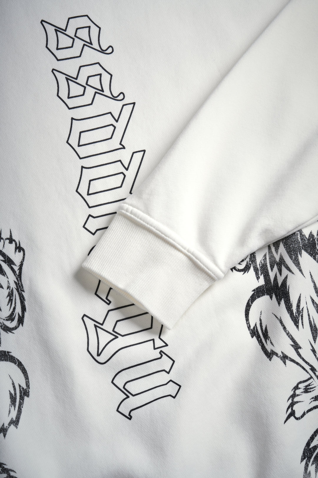 Alpha Wolf London Crewneck in Cream
