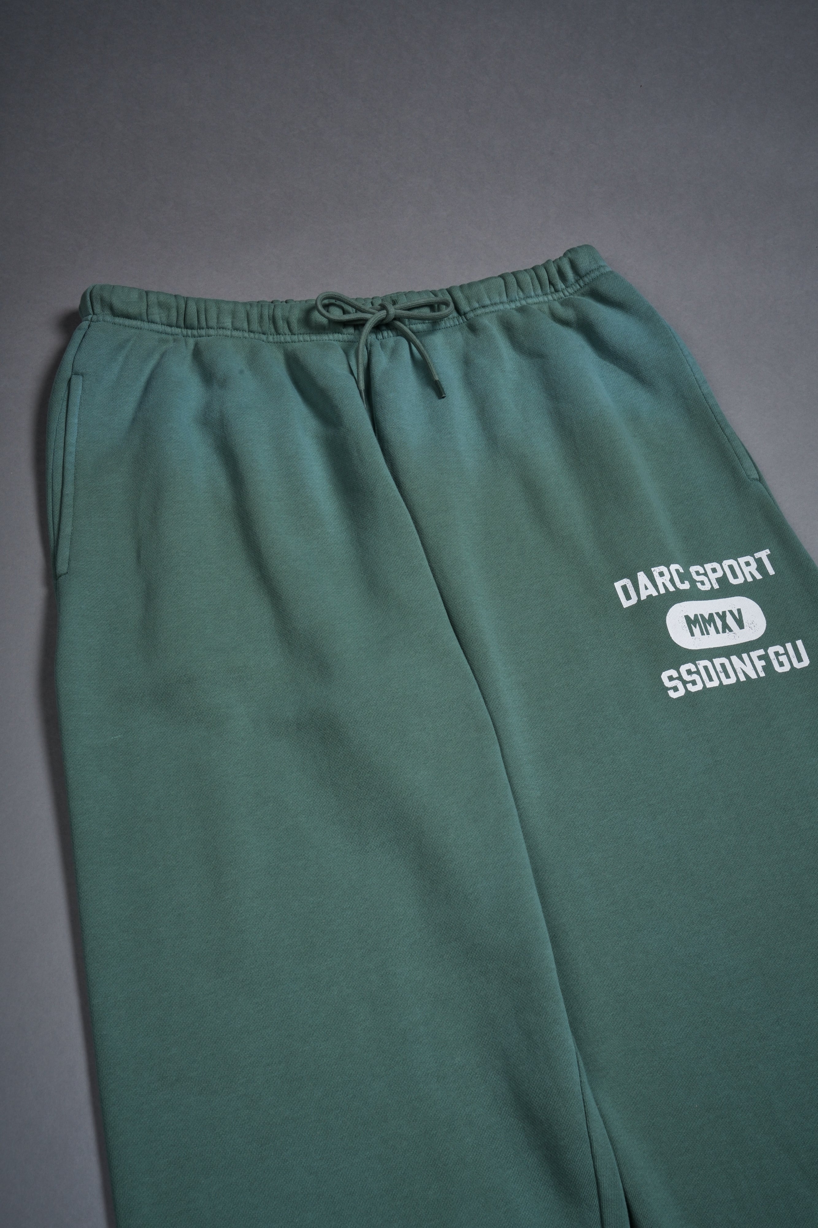 Wolves Forever Lightweight Lounger Sweat Pants in Hunter Green Driftwash