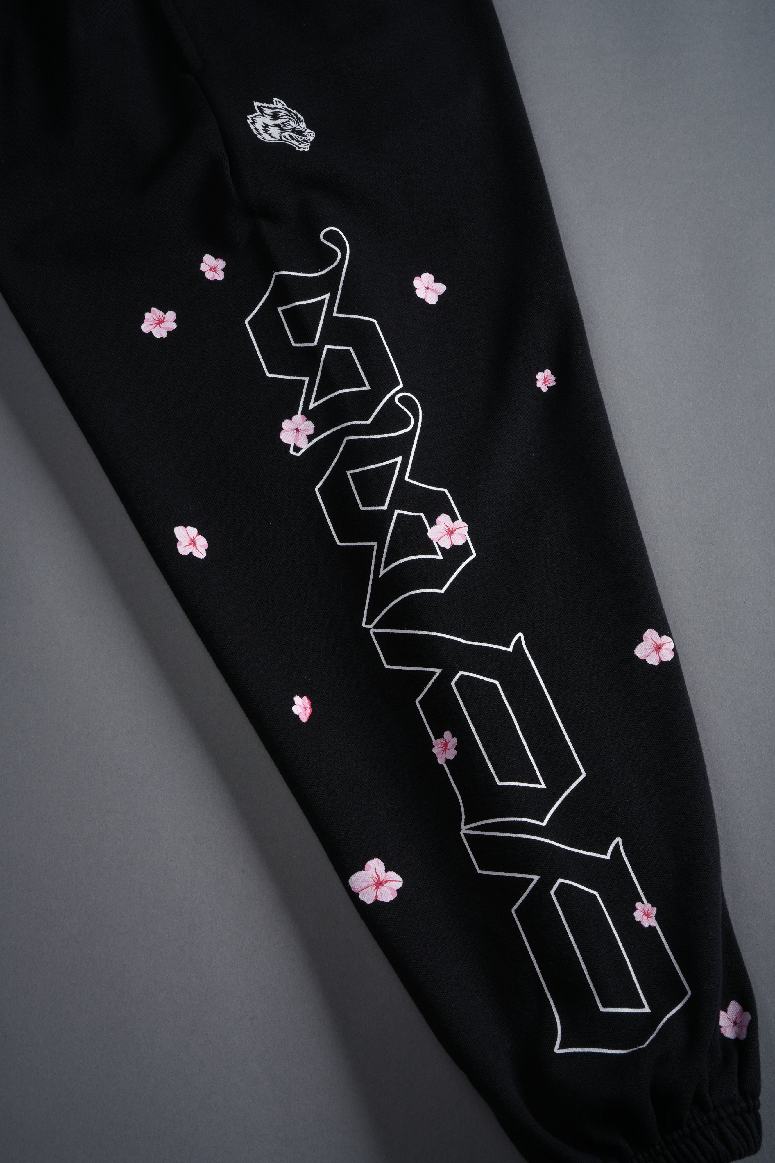 Blossom Mantra Unisex Lounger Sweat Pants in Black