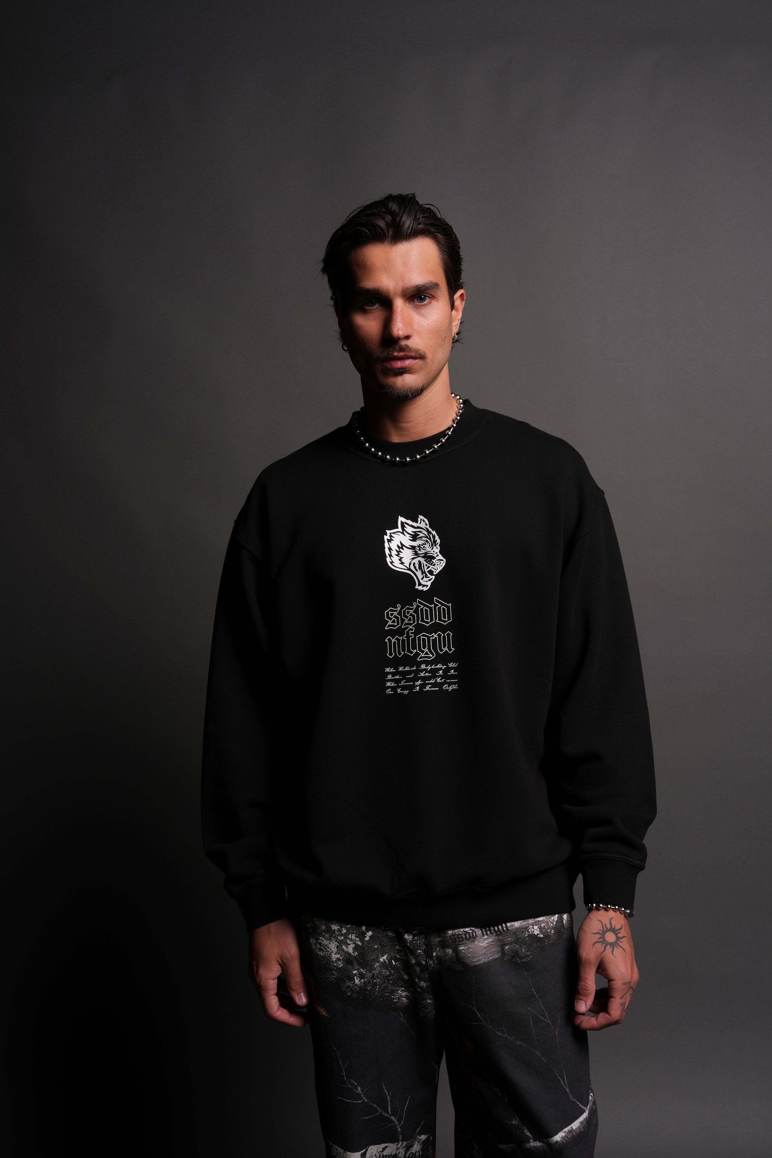 ダルクスポーツ　Alpha Wolf London Crewneck Forged 