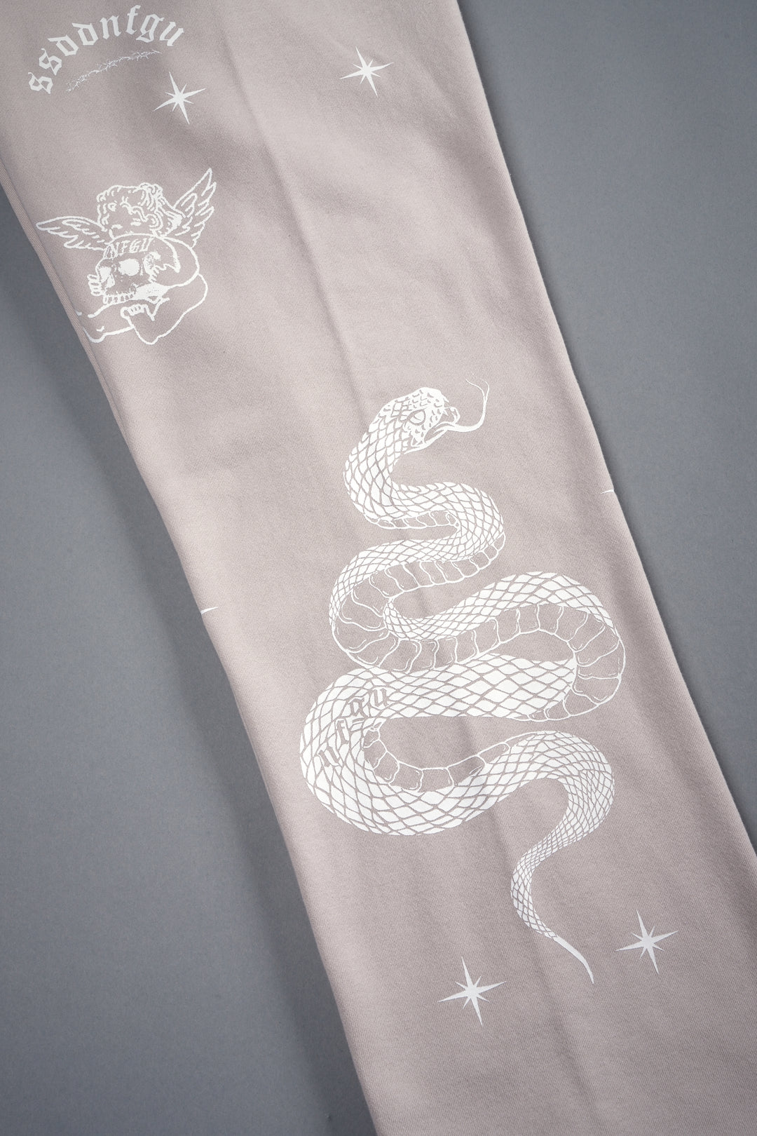 Oni Wolves Bigelow Cargo Sweat Pants in Clay