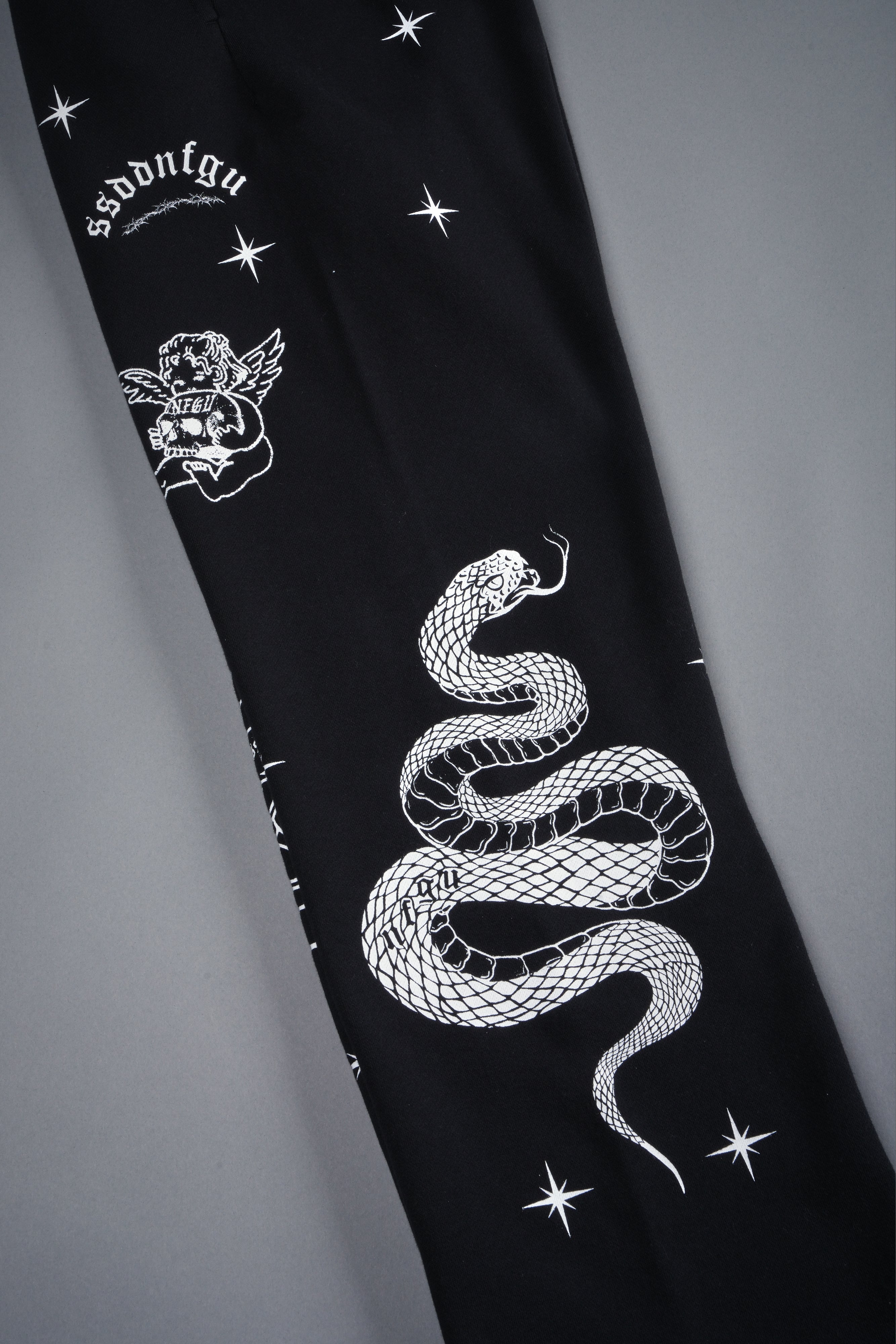 Oni Wolves Bigelow Cargo Sweat Pants in Black