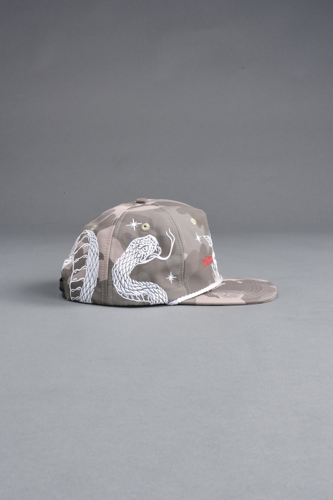 Oni Wolves Paradise Hat in Lush Vintage Woodland Camo