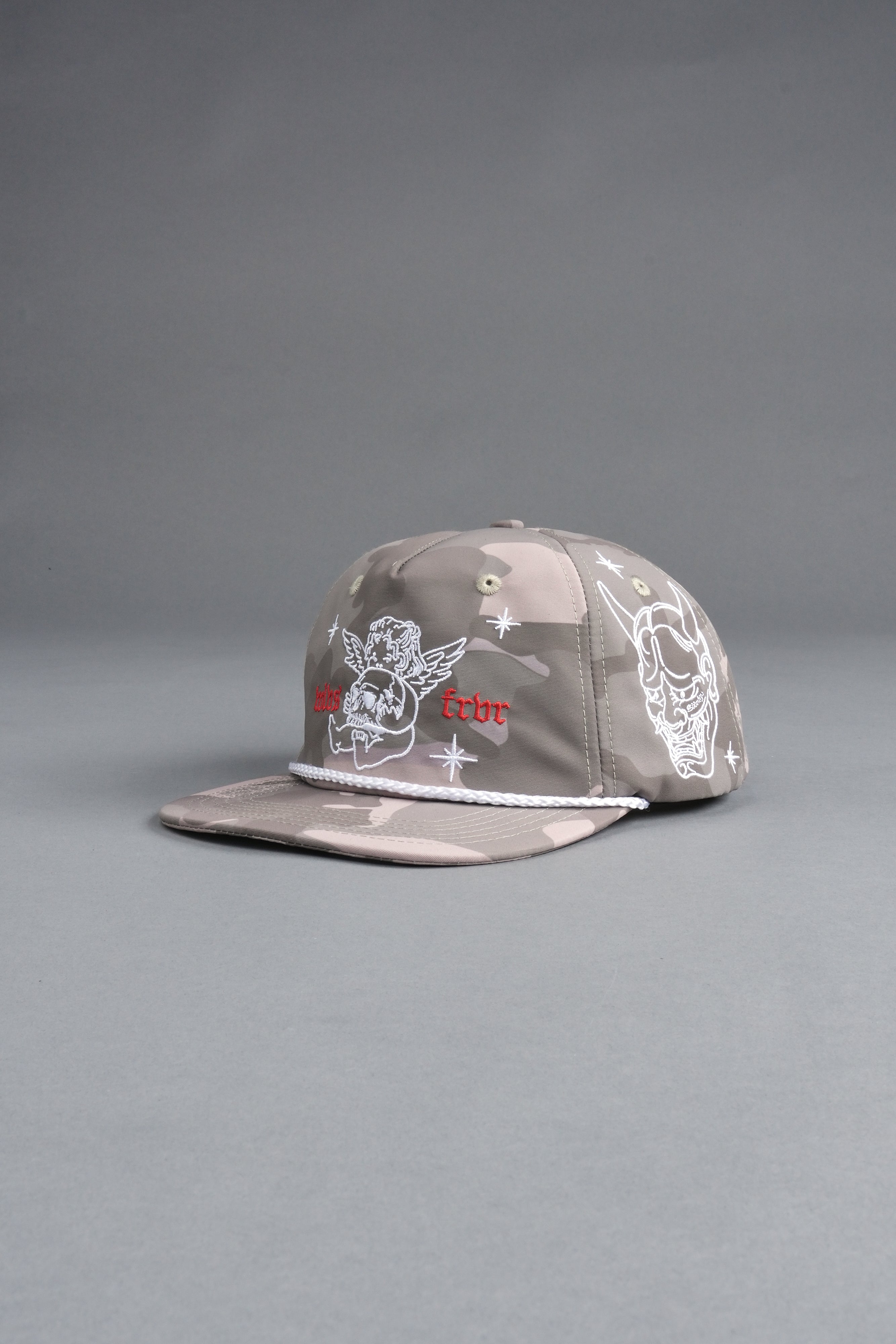 Oni Wolves Paradise Hat in Lush Vintage Woodland Camo