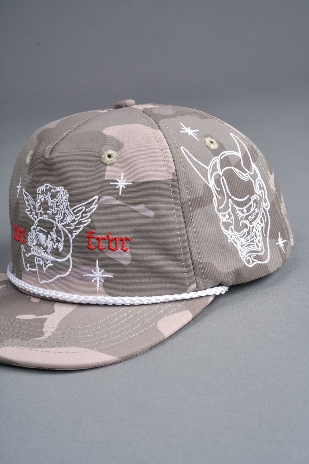 Oni Wolves Paradise Hat in Lush Vintage Woodland Camo