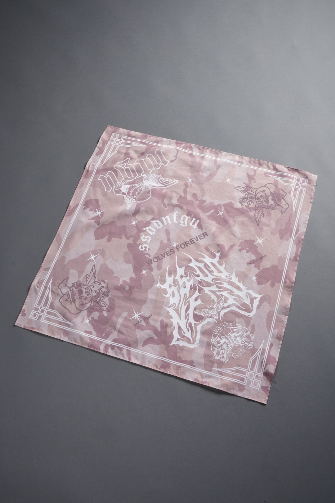 SSDDNFGU Metal Bandana in Blush Vintage Woodland Camo