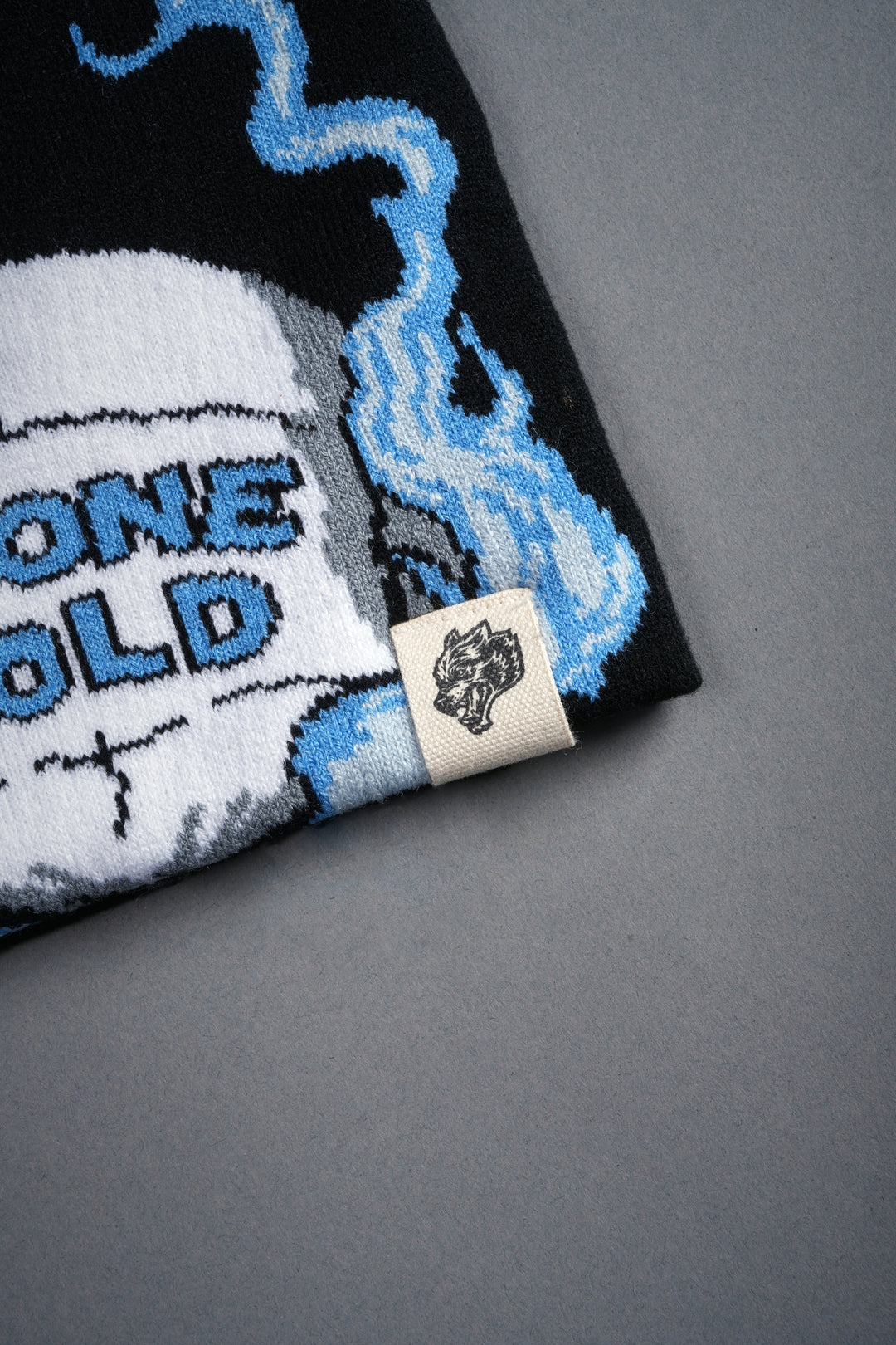 Stone Cold Big Skull Cap Beanie in Black/Blue