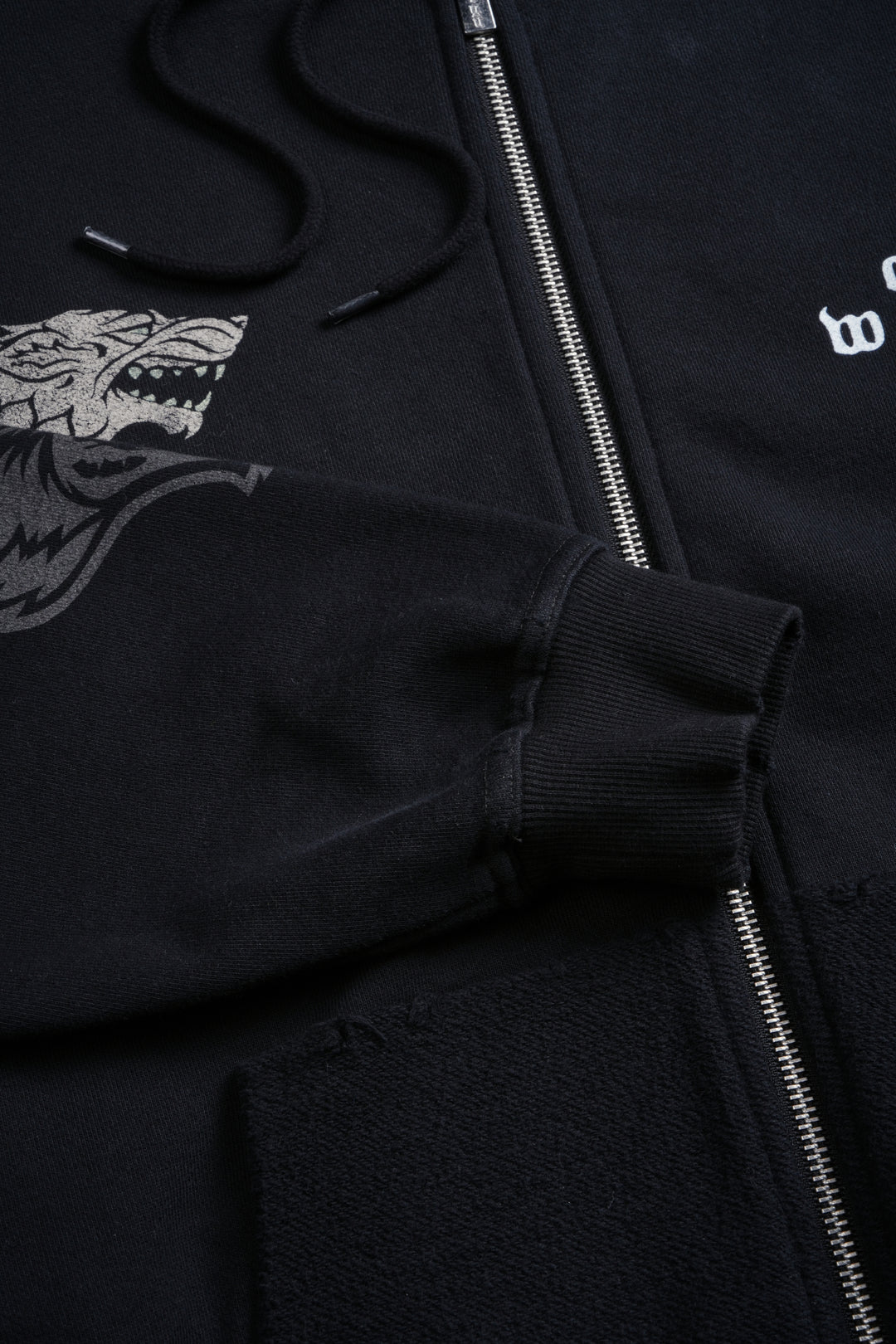 King Of The North Grunge Moatis Zip Hoodie in Black