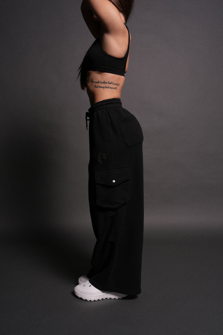 Dual Mia Cargo Sweat Pants in Black