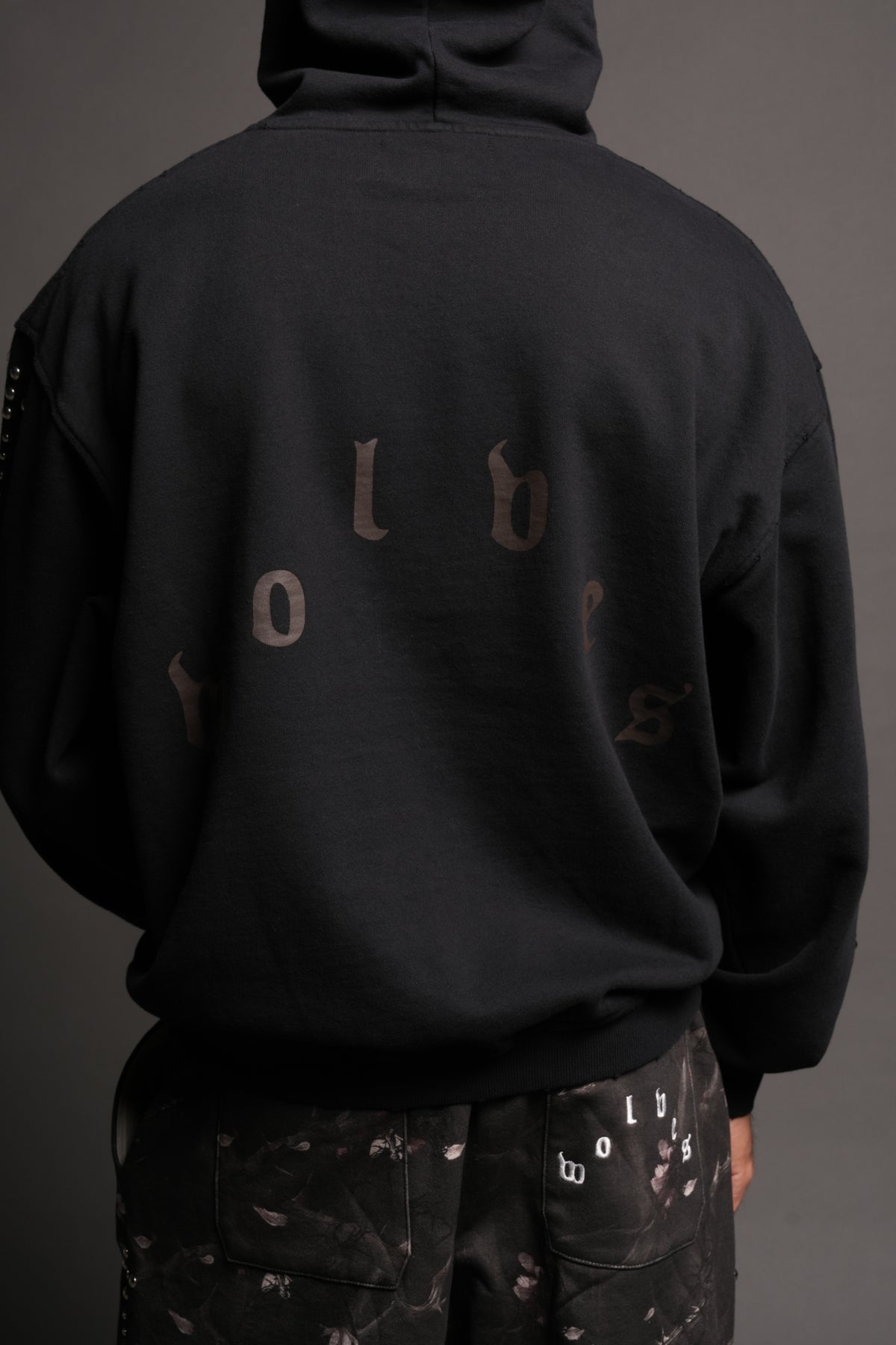 Wolves Heritage Grunge Moatis Hoodie In Black