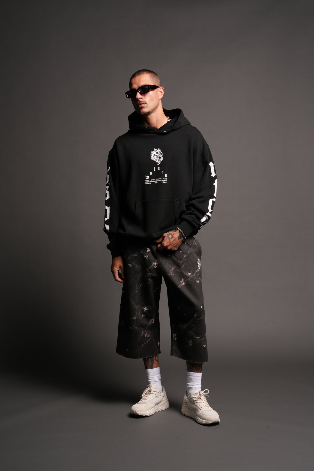 Big Wolf Head Pierce Hoodie In Black