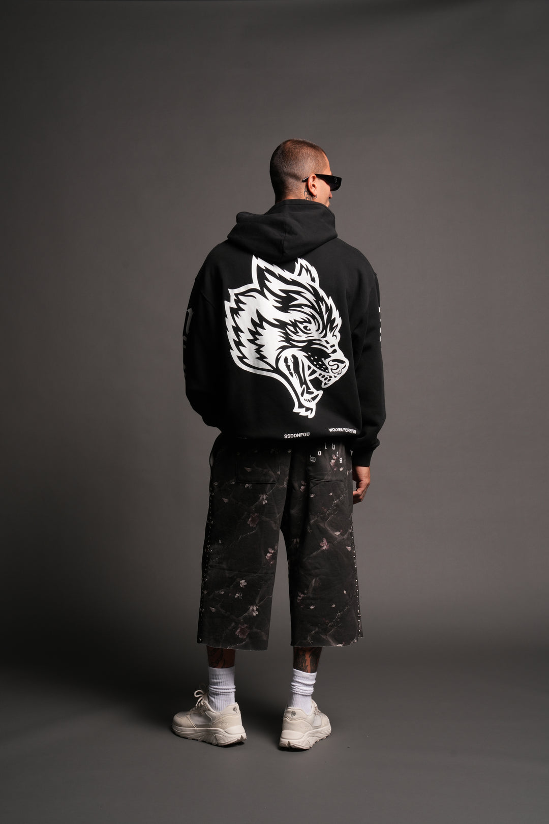 Big Wolf Head Pierce Hoodie In Black