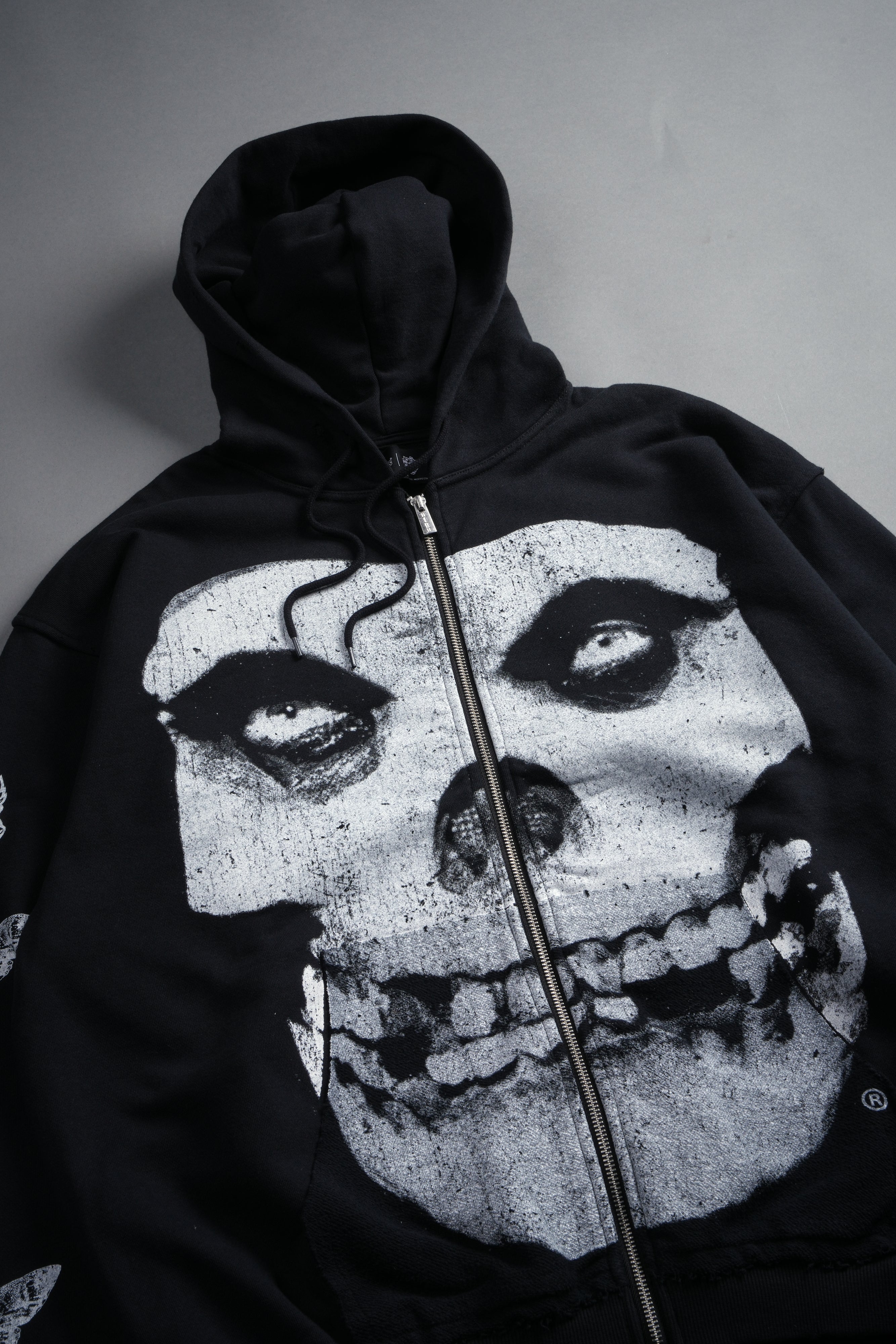 Fiend Skull Grunge Moatis Zip Hoodie in Black – DarcSport