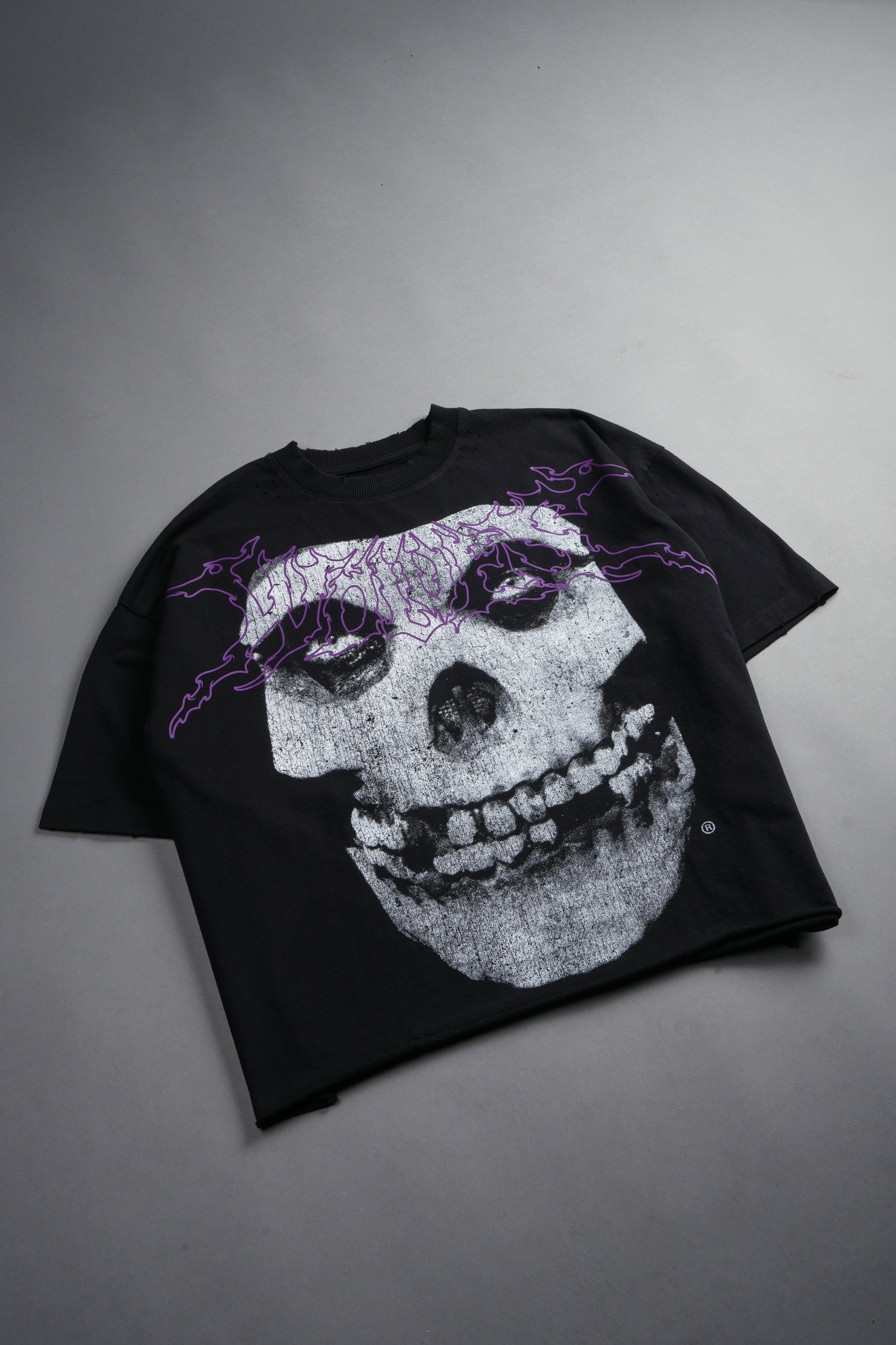 Fiend Skull Distressed Grunge Box Cut Tee V2 in Black