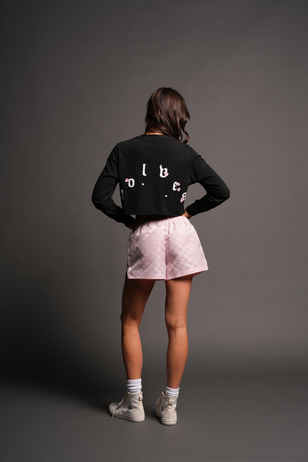 Sakura Pyramid Premium Cropped Ls Tee In Black