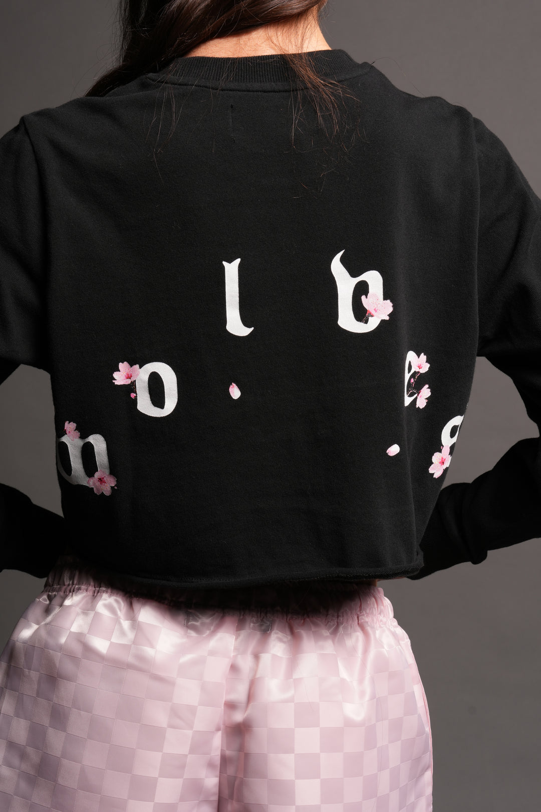 Sakura Pyramid Premium Cropped Ls Tee In Black