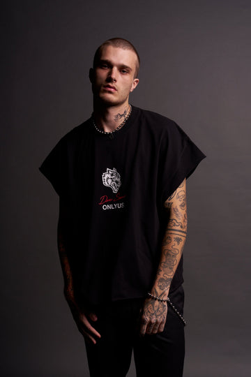 Maul And The Moth "Grunge" Cut Off Tee in Black
