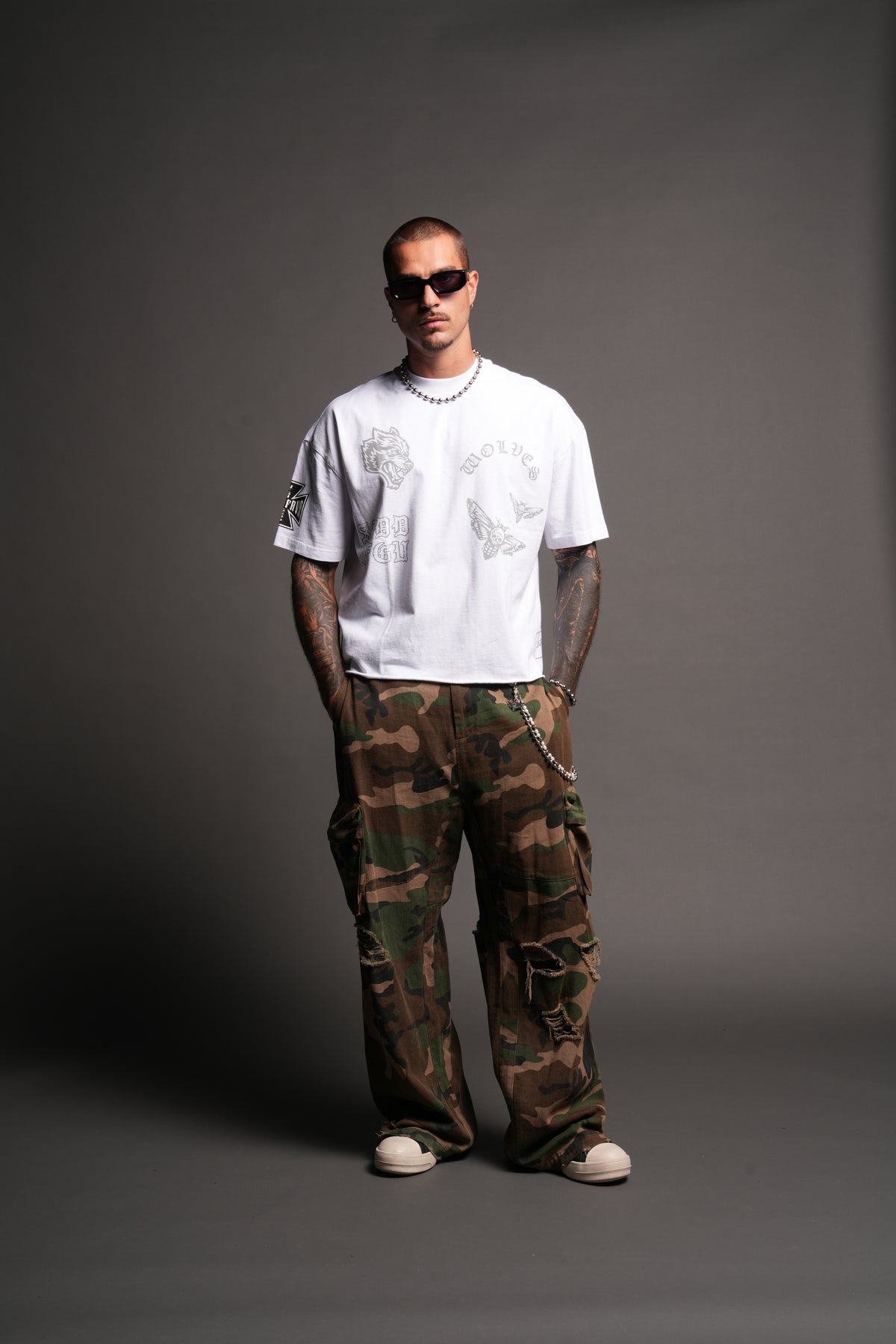 Flash Core Grunge Mid Length Raw Hem Tee In White