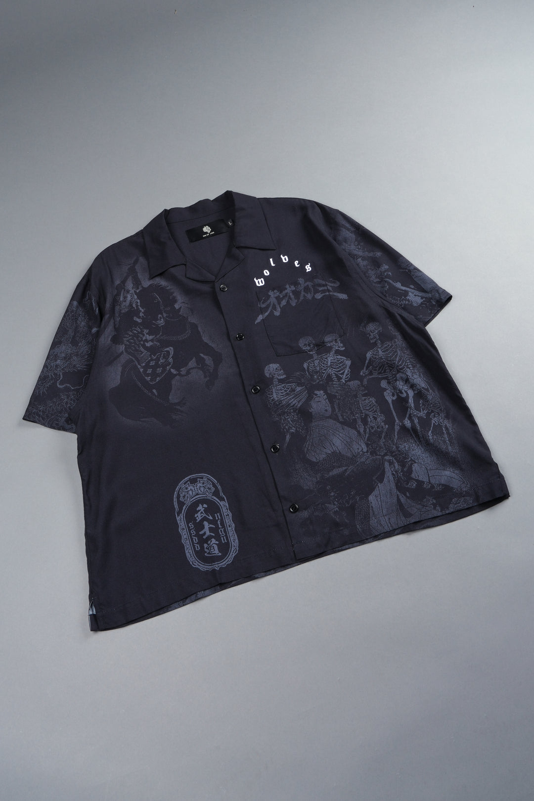 Ronin'S Lament Romero Mid Length Button Up in Black