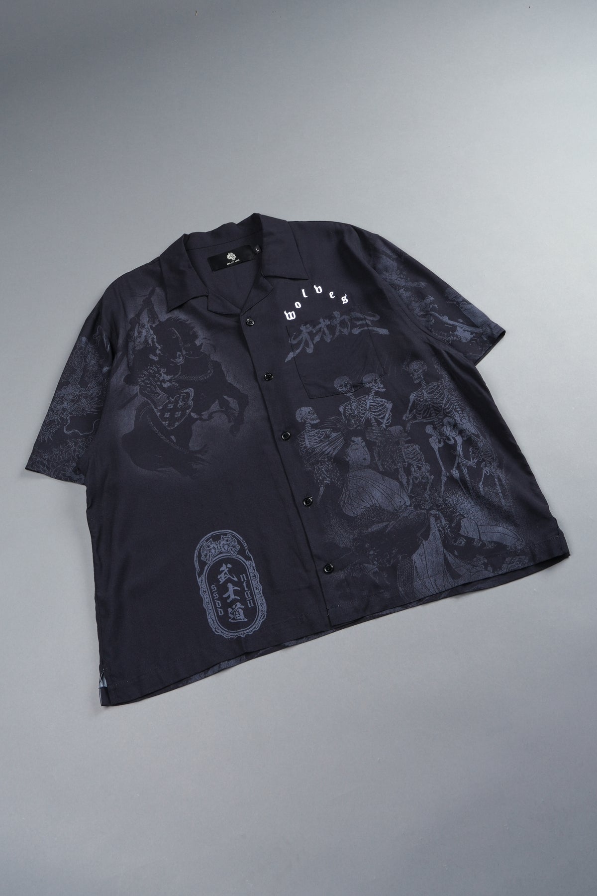 Ronin'S Lament Romero Mid Length Button Up in Black