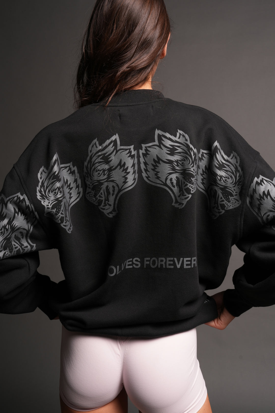 Wolves Have Your Back London Crewneck In Black