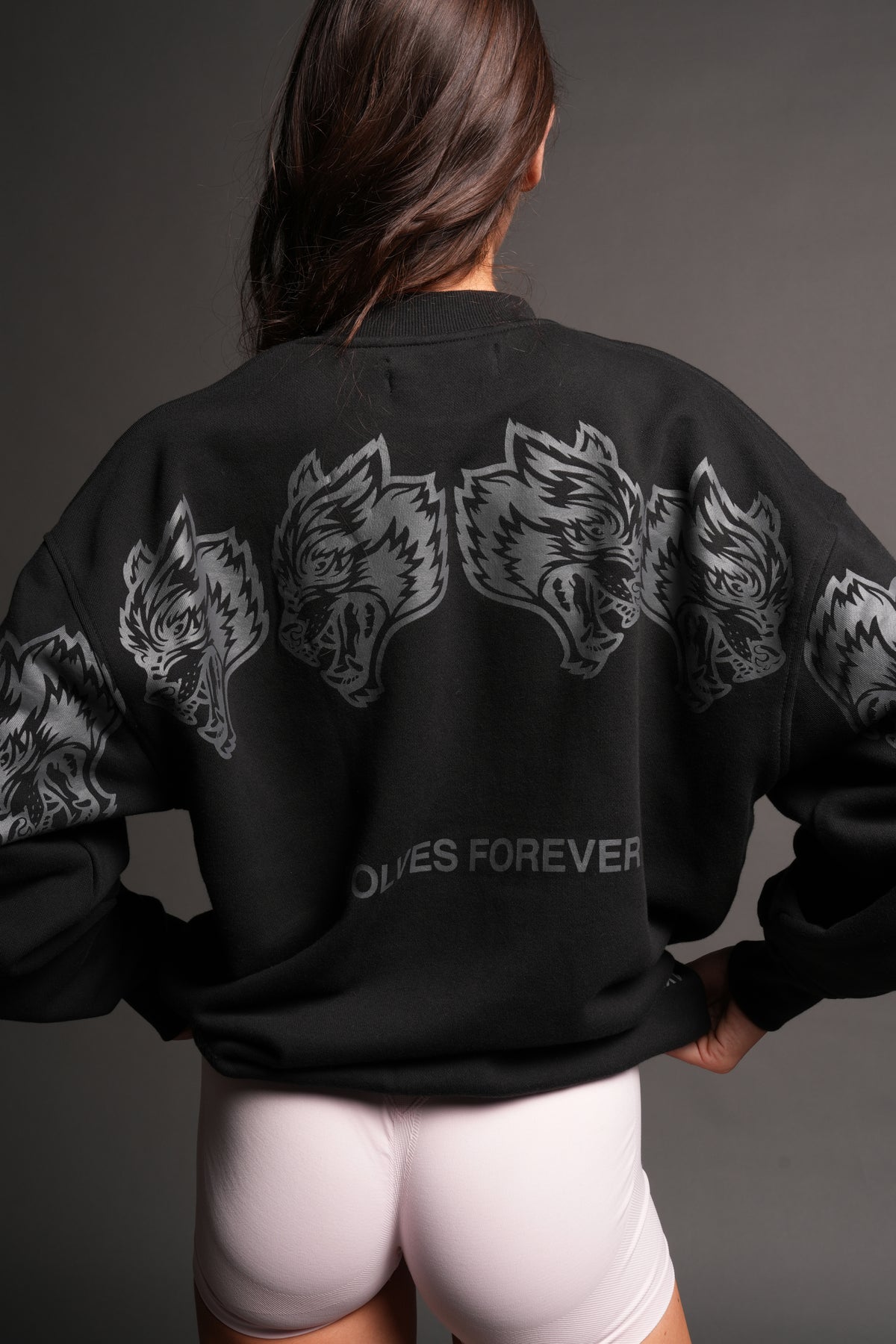 Wolves Have Your Back London Crewneck In Black