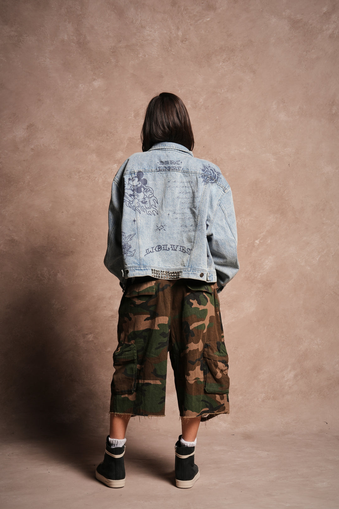 Mickey Flash Cropped American Denim Jacket in Light Wash
