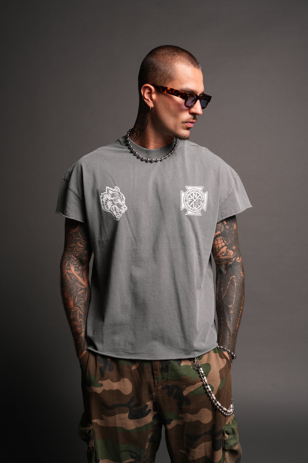 Wolves Club Cherub Grunge Mid Length Raw Hem Cap Sleeve Tee In Slate Gray