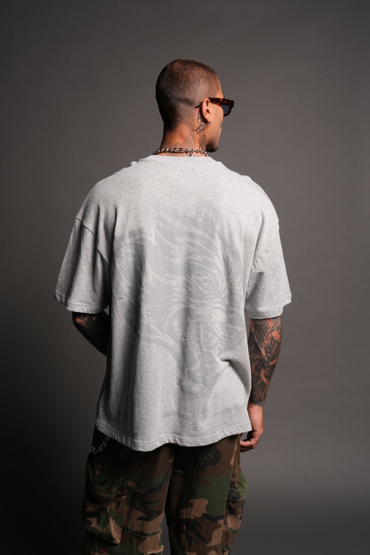 Big Wolf Head Premium Oversized Tee In Light Athletic Gray
