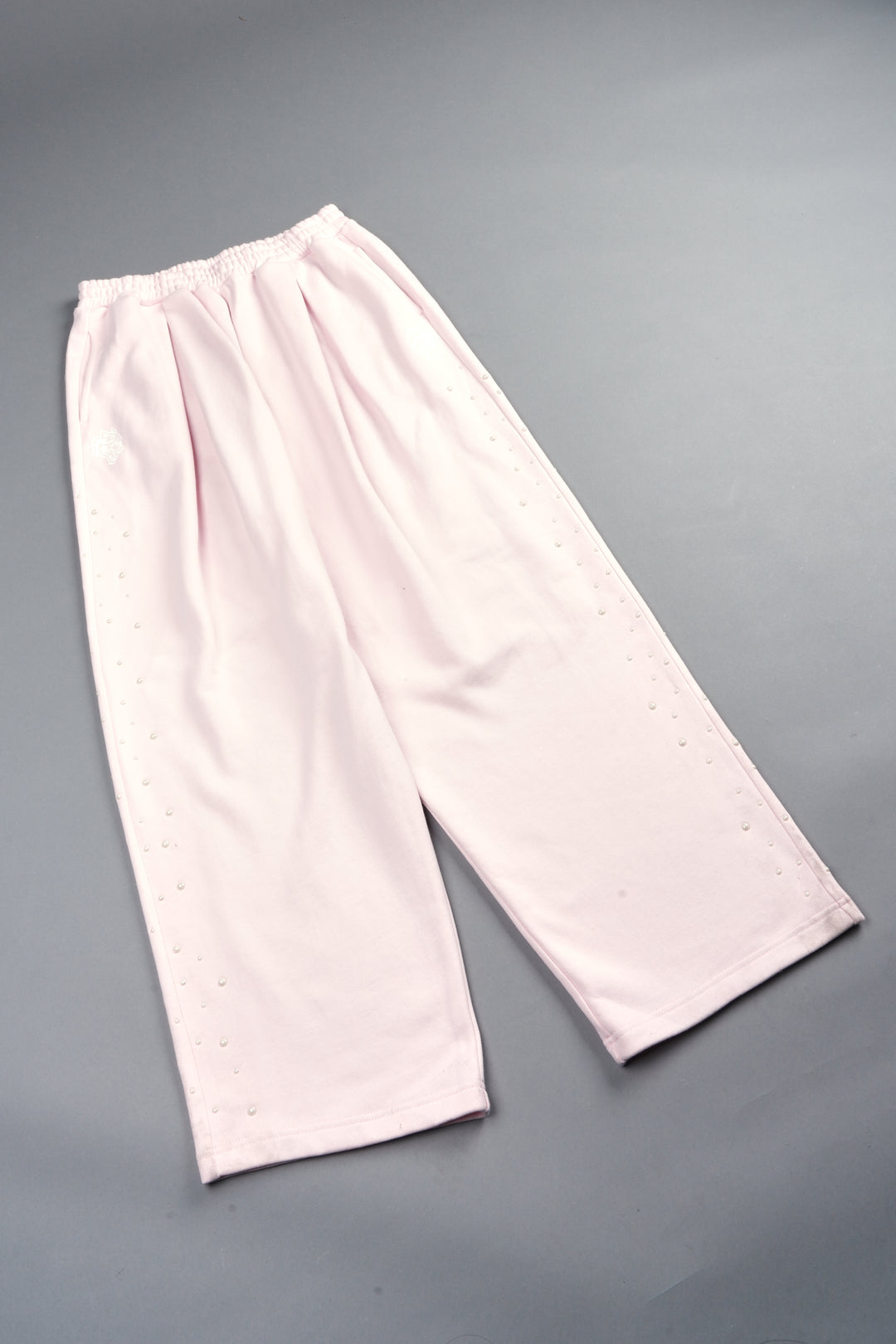 She Pearls Yara Pleated Sweat Pants In Blush Pink